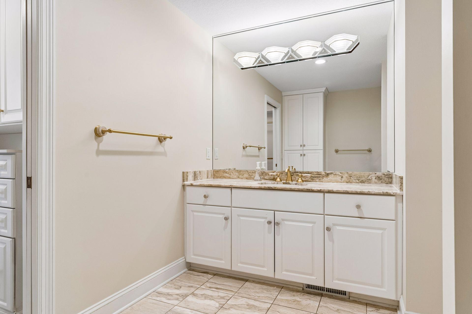 View of Residential at 406 River Street, Minneapolis MN 55401, Minneapolis (30 of 65) - Mike Wilen | Minnesota Team Real Estate