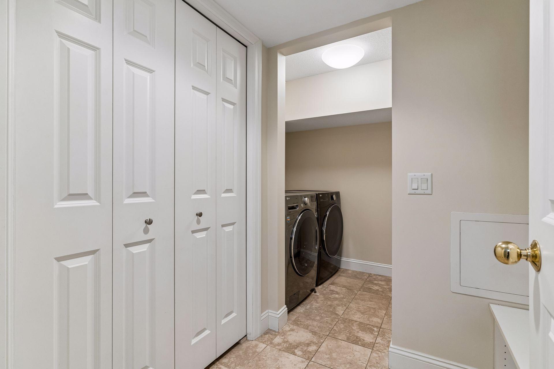 View of Residential at 406 River Street, Minneapolis MN 55401, Minneapolis (43 of 65) - Mike Wilen | Minnesota Team Real Estate