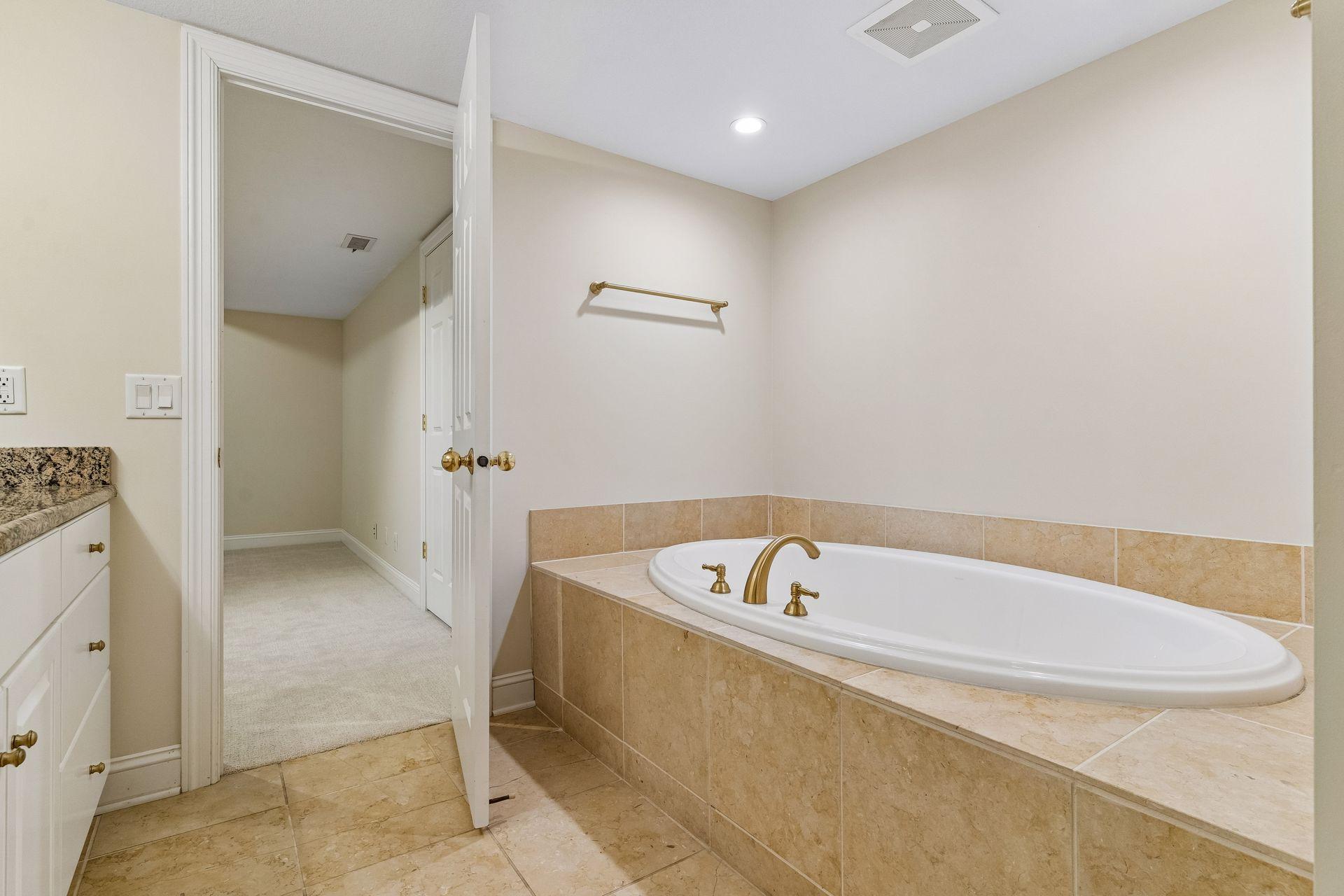 View of Residential at 406 River Street, Minneapolis MN 55401, Minneapolis (53 of 65) - Mike Wilen | Minnesota Team Real Estate