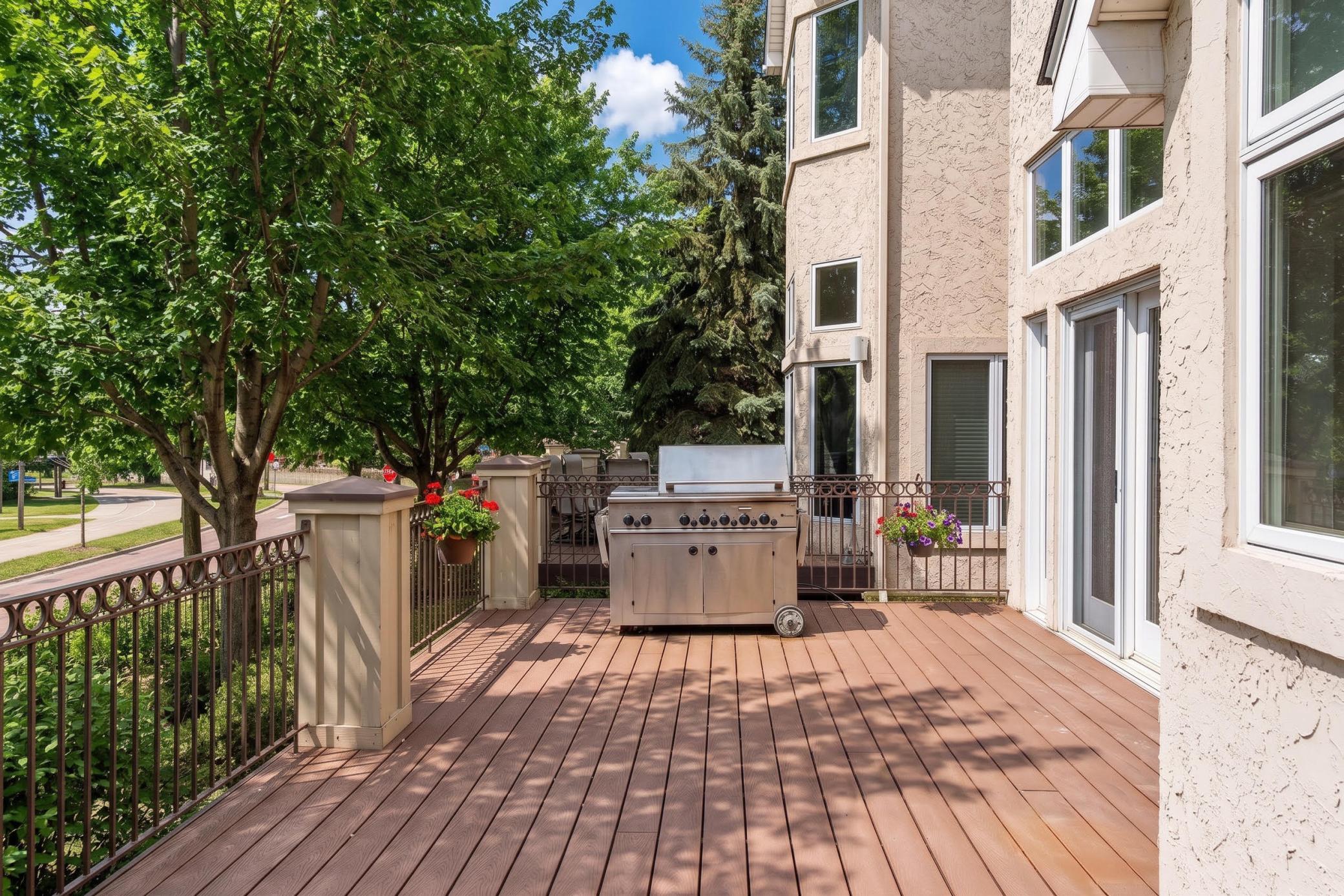 View of Residential at 406 River Street, Minneapolis MN 55401, Minneapolis (59 of 65) - Mike Wilen | Minnesota Team Real Estate