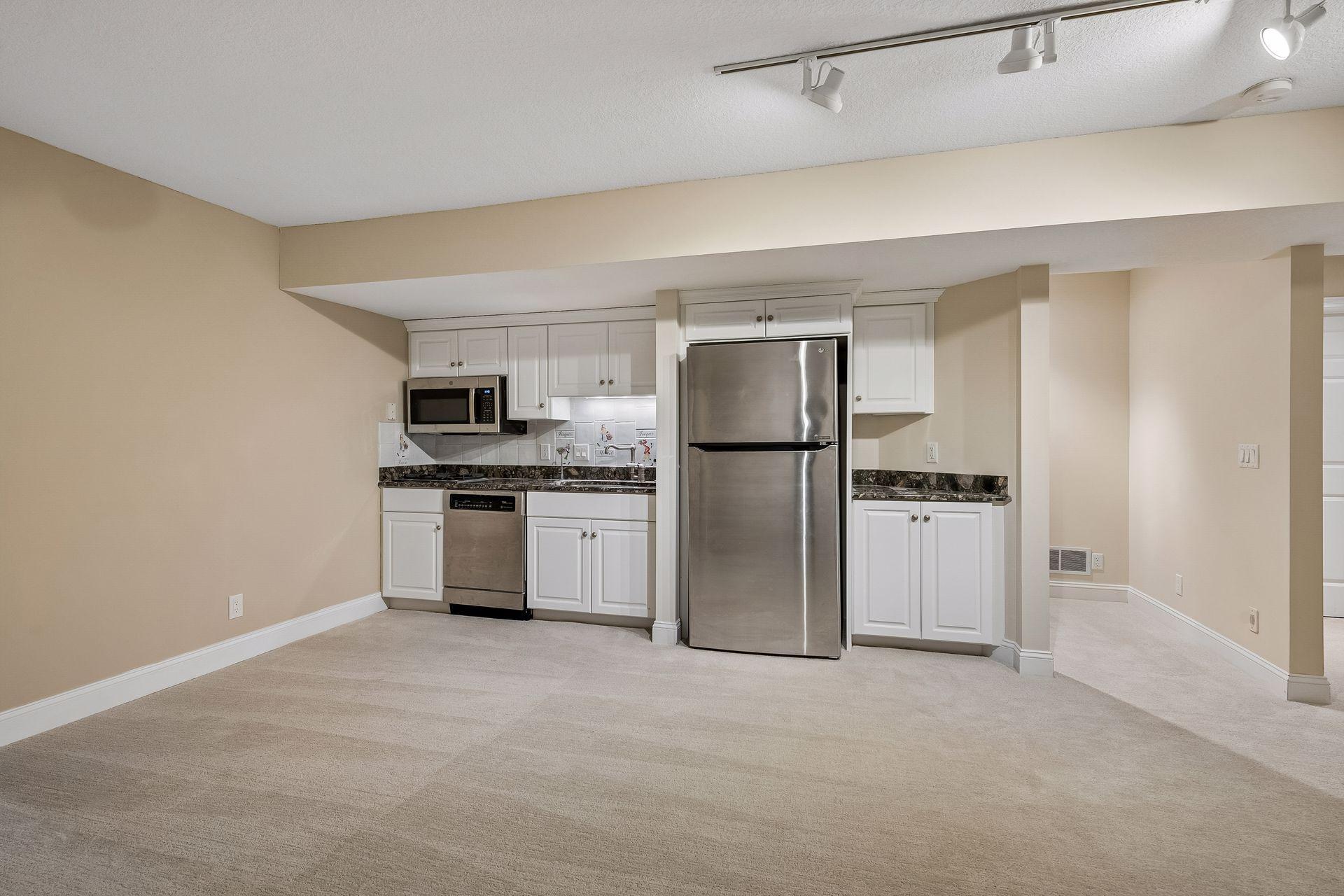 View of Residential at 406 River Street, Minneapolis MN 55401, Minneapolis (47 of 65) - Mike Wilen | Minnesota Team Real Estate