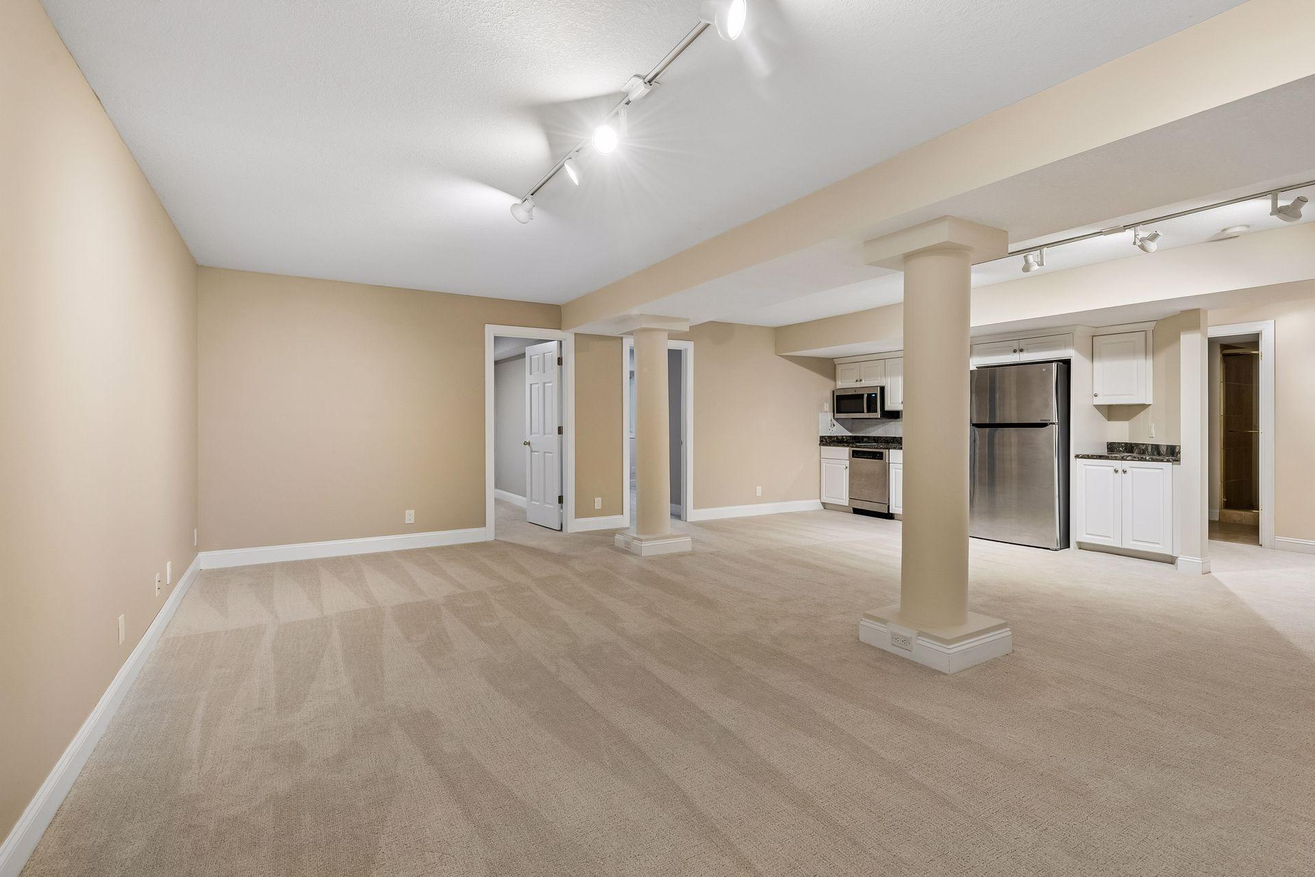 View of Residential at 406 River Street, Minneapolis MN 55401, Minneapolis (46 of 65) - Mike Wilen | Minnesota Team Real Estate