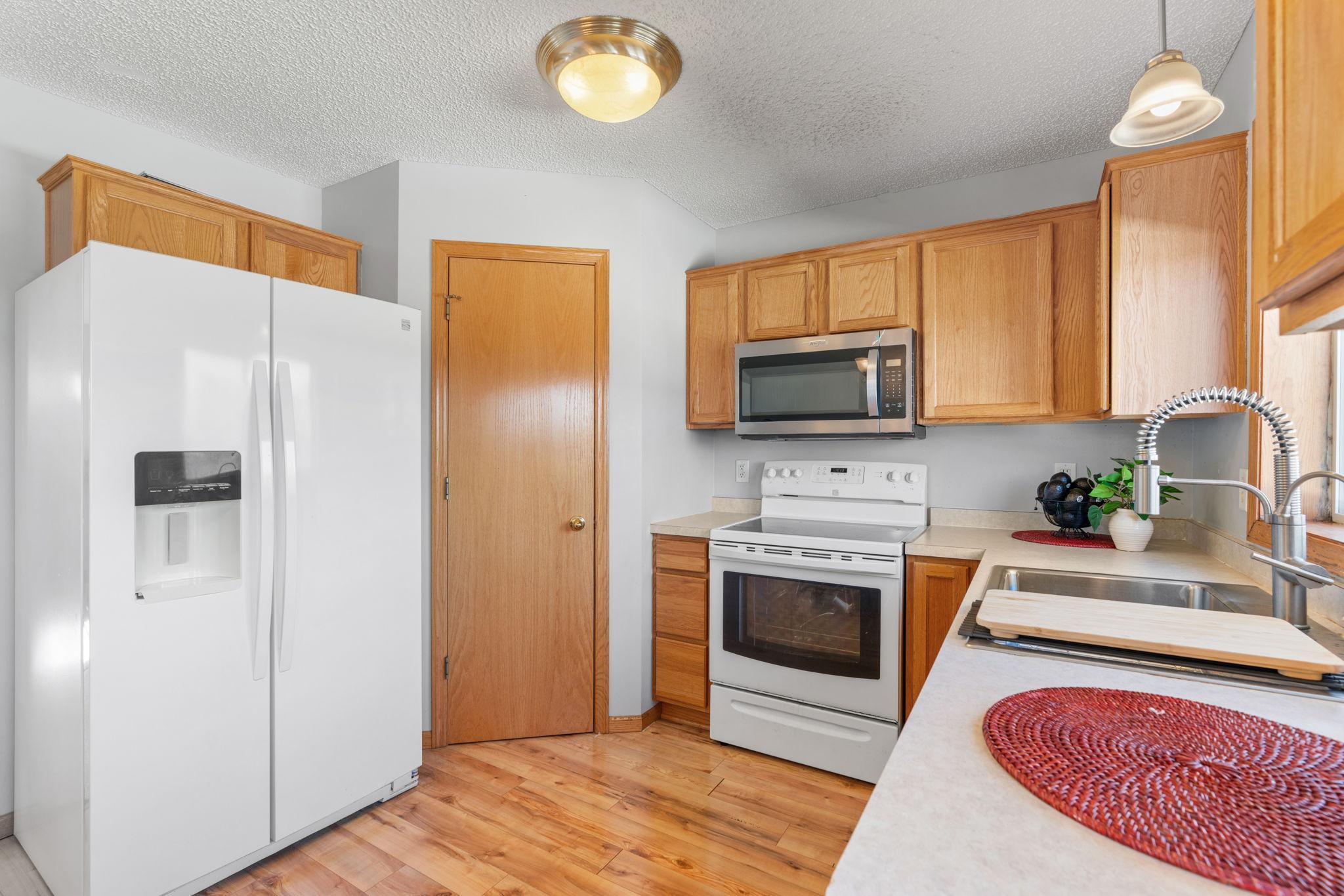 View of Residential at 4052 Blakewood Drive, Shakopee MN 55379, Shakopee (11 of 37) - Mike Wilen | Minnesota Team Real Estate
