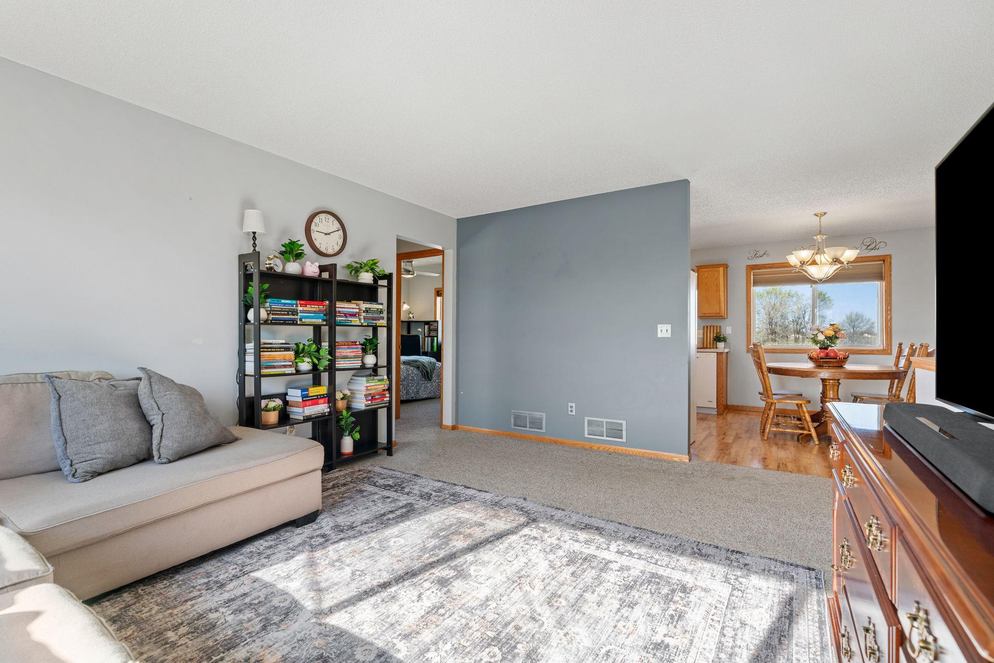 View of Residential at 4052 Blakewood Drive, Shakopee MN 55379, Shakopee (16 of 37) - Mike Wilen | Minnesota Team Real Estate