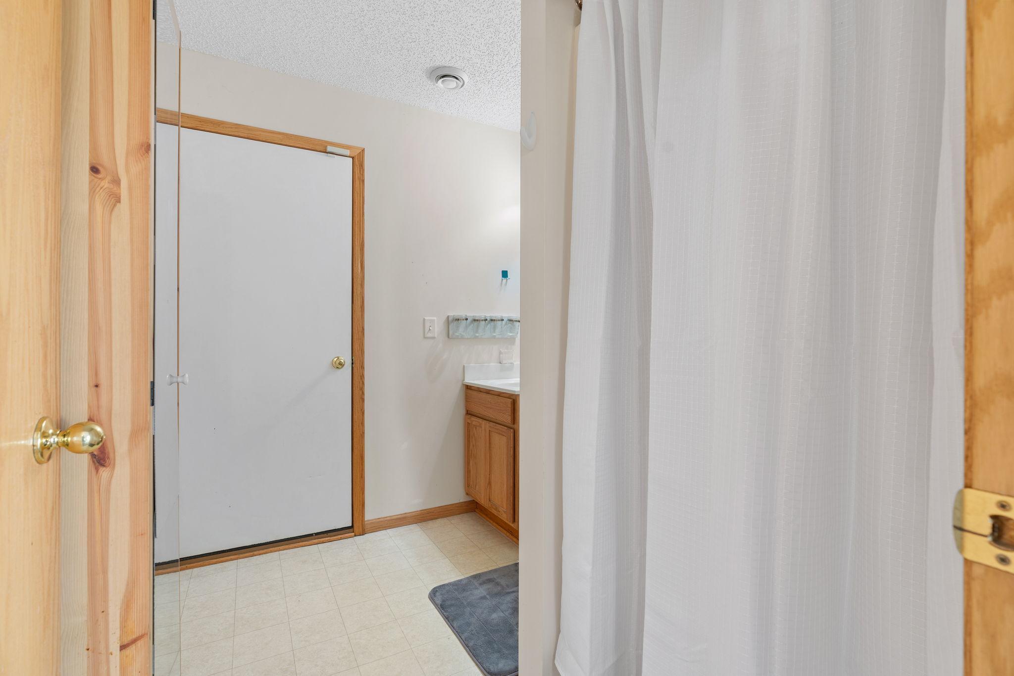 View of Residential at 4052 Blakewood Drive, Shakopee MN 55379, Shakopee (27 of 37) - Mike Wilen | Minnesota Team Real Estate