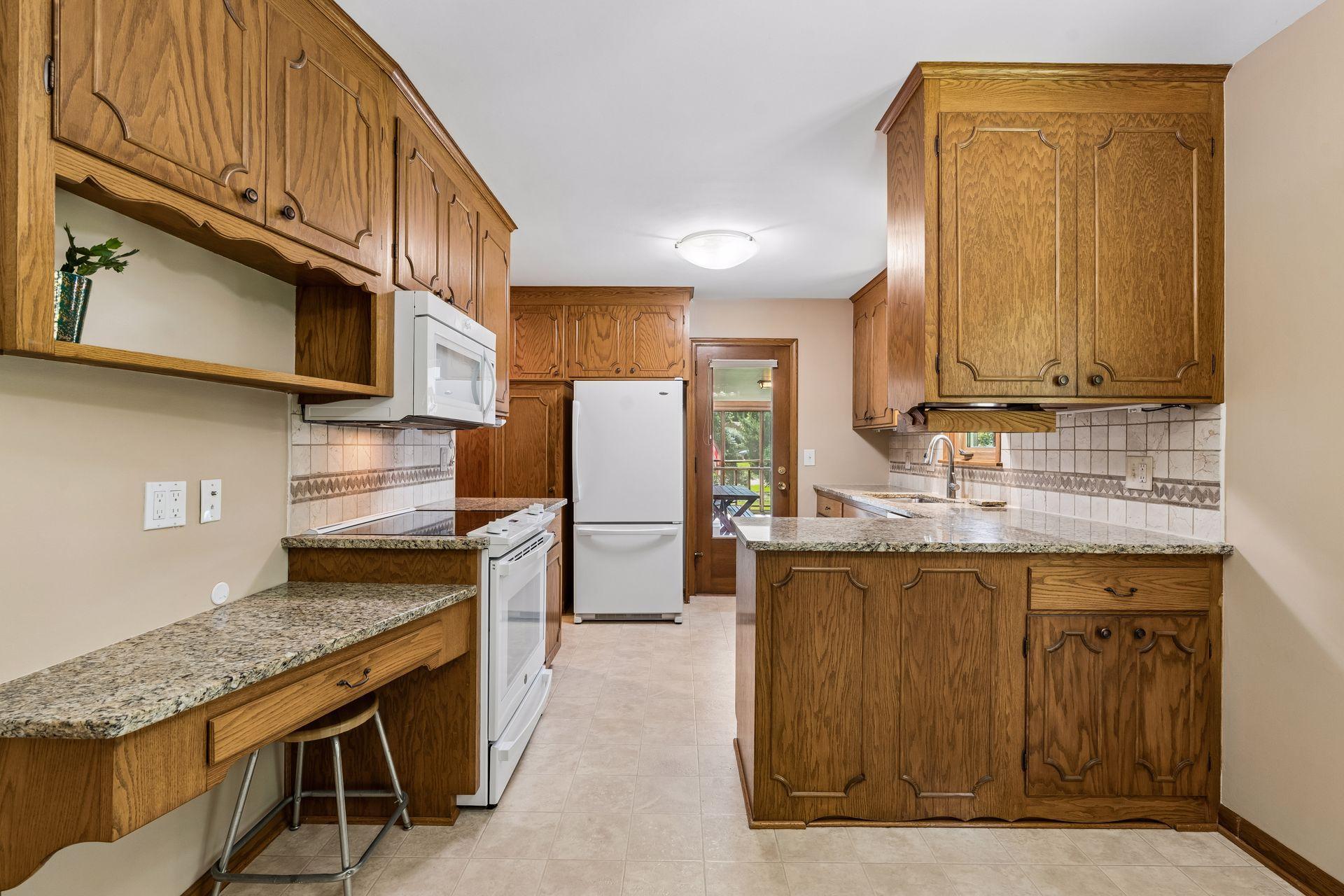 View of Residential at 14211 Lennell Drive, Minnetonka MN 55345, Minnetonka (15 of 42) - Mike Wilen | Minnesota Team Real Estate