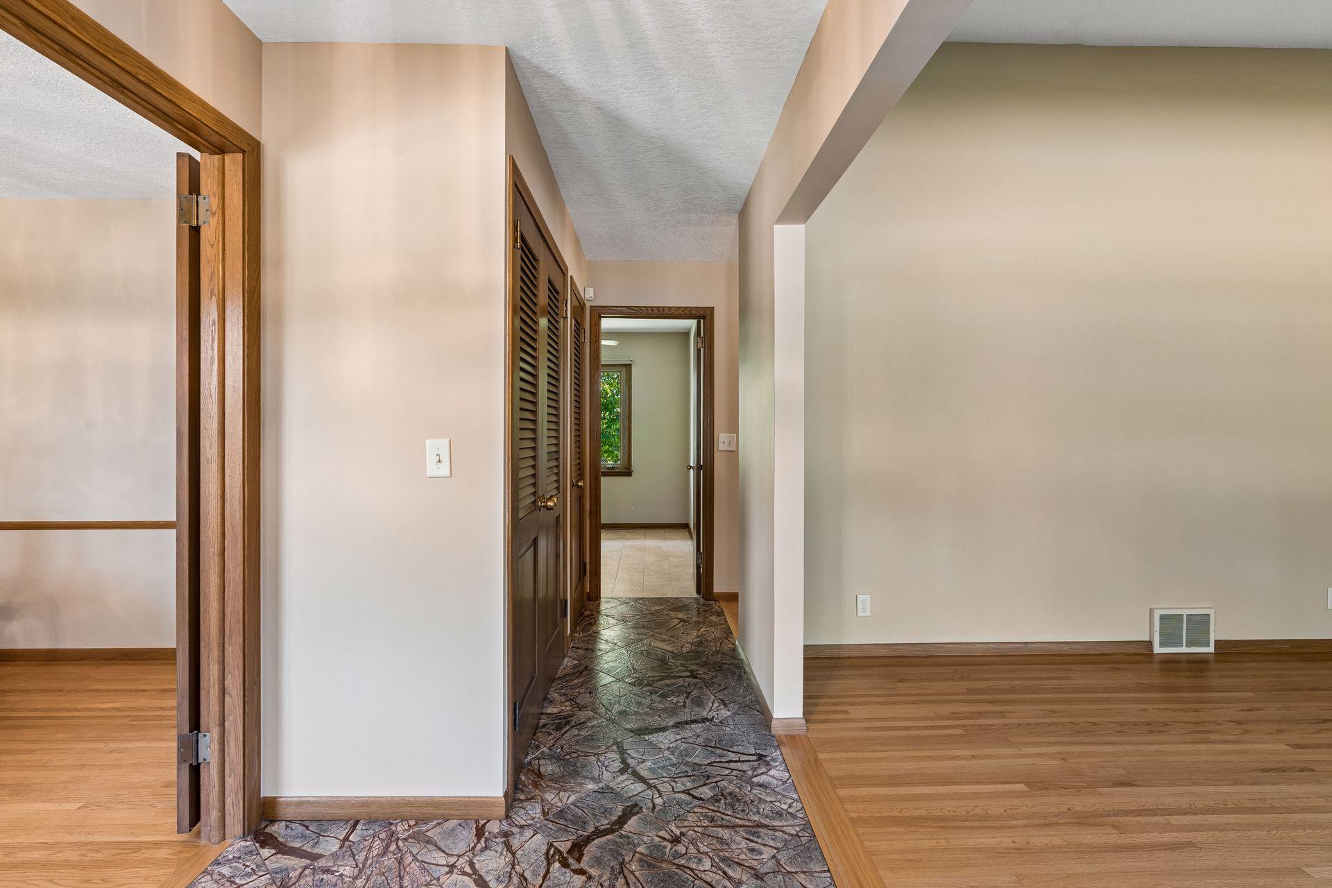 View of Residential at 14211 Lennell Drive, Minnetonka MN 55345, Minnetonka (11 of 42) - Mike Wilen | Minnesota Team Real Estate