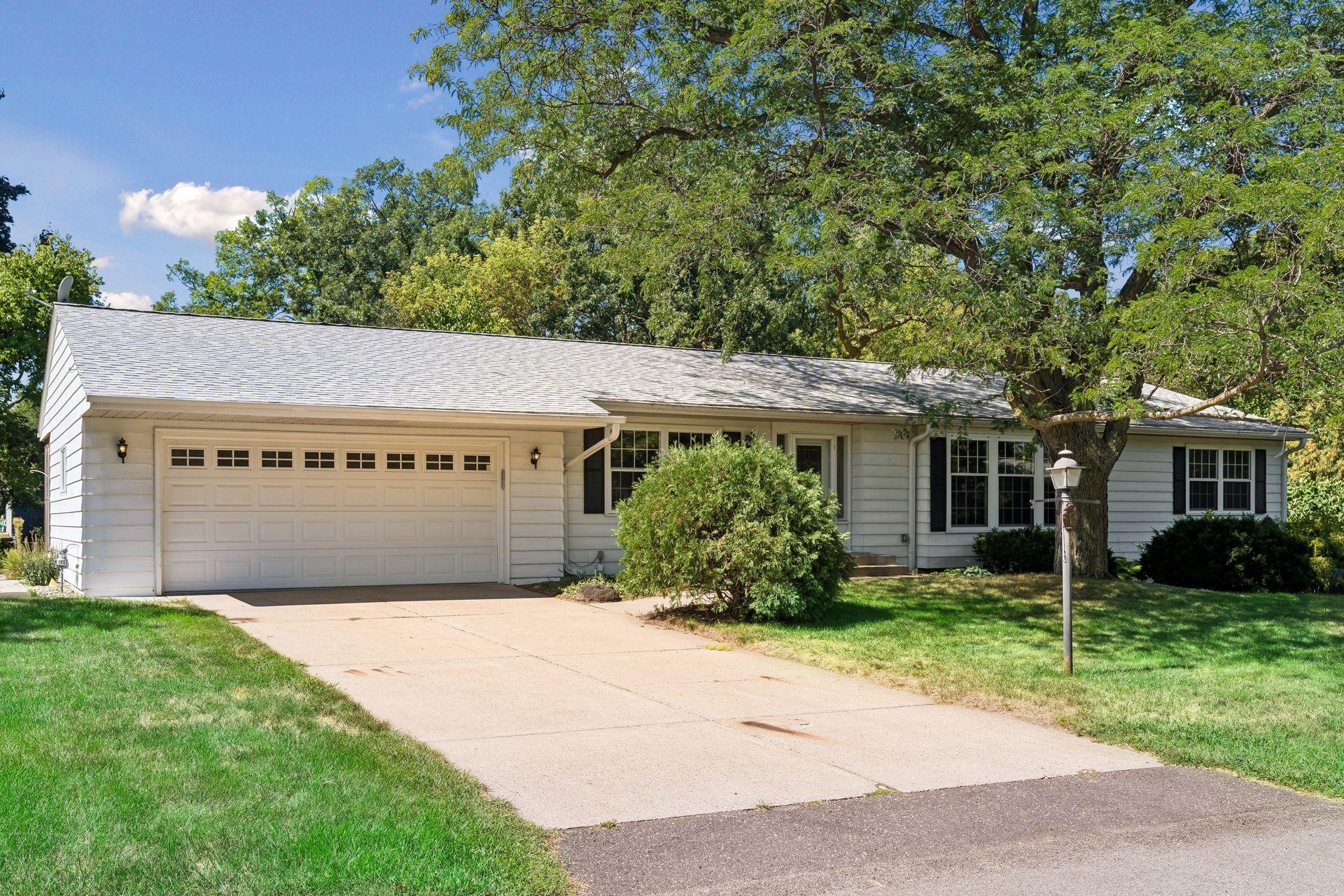 View of Residential at 14211 Lennell Drive, Minnetonka MN 55345, Minnetonka (2 of 42) - Mike Wilen | Minnesota Team Real Estate