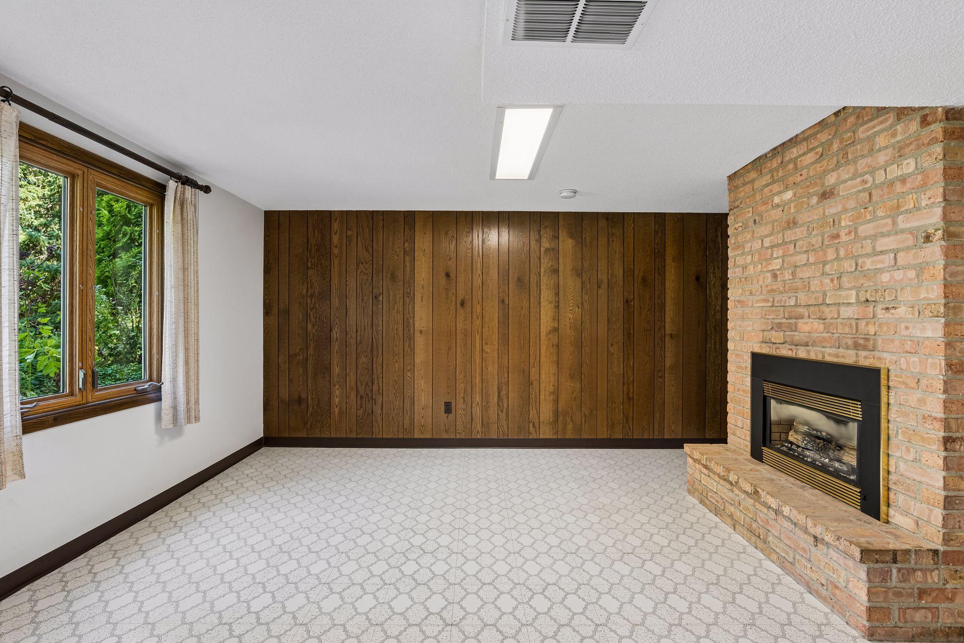 View of Residential at 14211 Lennell Drive, Minnetonka MN 55345, Minnetonka (30 of 42) - Mike Wilen | Minnesota Team Real Estate