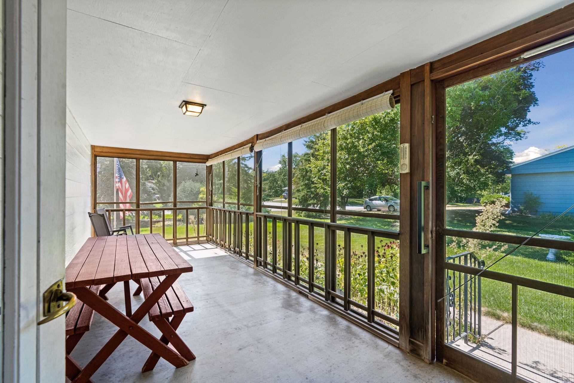 View of Residential at 14211 Lennell Drive, Minnetonka MN 55345, Minnetonka (17 of 42) - Mike Wilen | Minnesota Team Real Estate