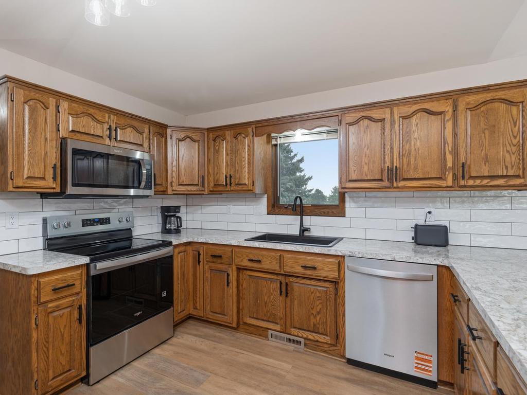 View of Residential at 11826 Larabee Circle, Albertville MN 55301, Albertville (8 of 45) - Mike Wilen | Minnesota Team Real Estate