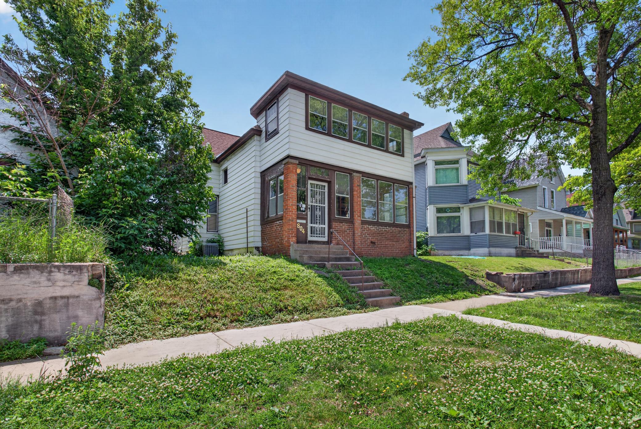 View of Residential at 804 Sherburne Avenue, Saint Paul MN 55104, Saint Paul (2 of 20) - Mike Wilen | Minnesota Team Real Estate