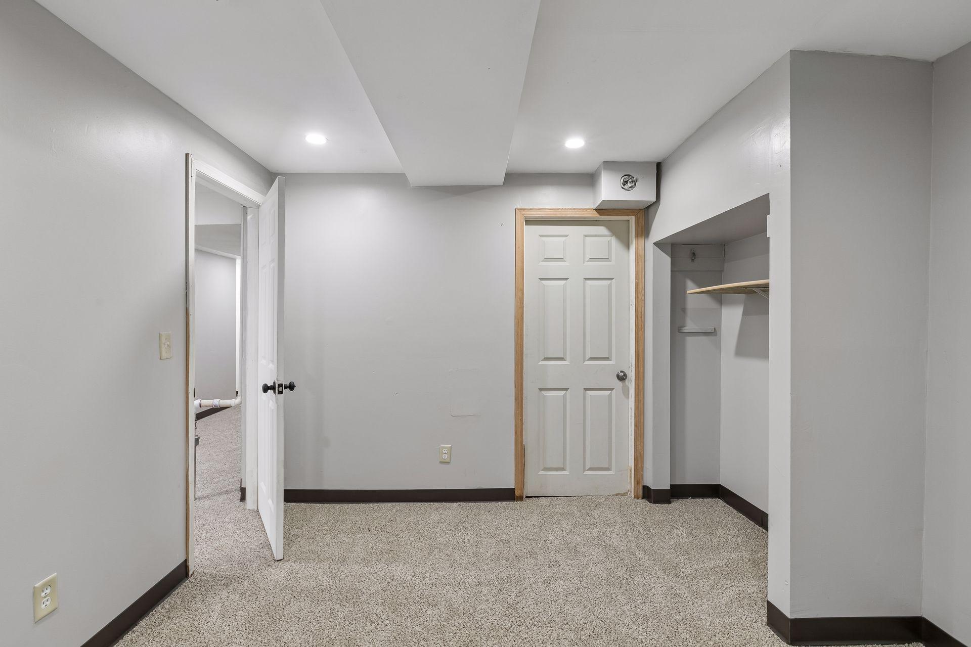 View of Residential at 2323 Ilion Avenue, Minneapolis MN 55411, Minneapolis (25 of 34) - Mike Wilen | Minnesota Team Real Estate