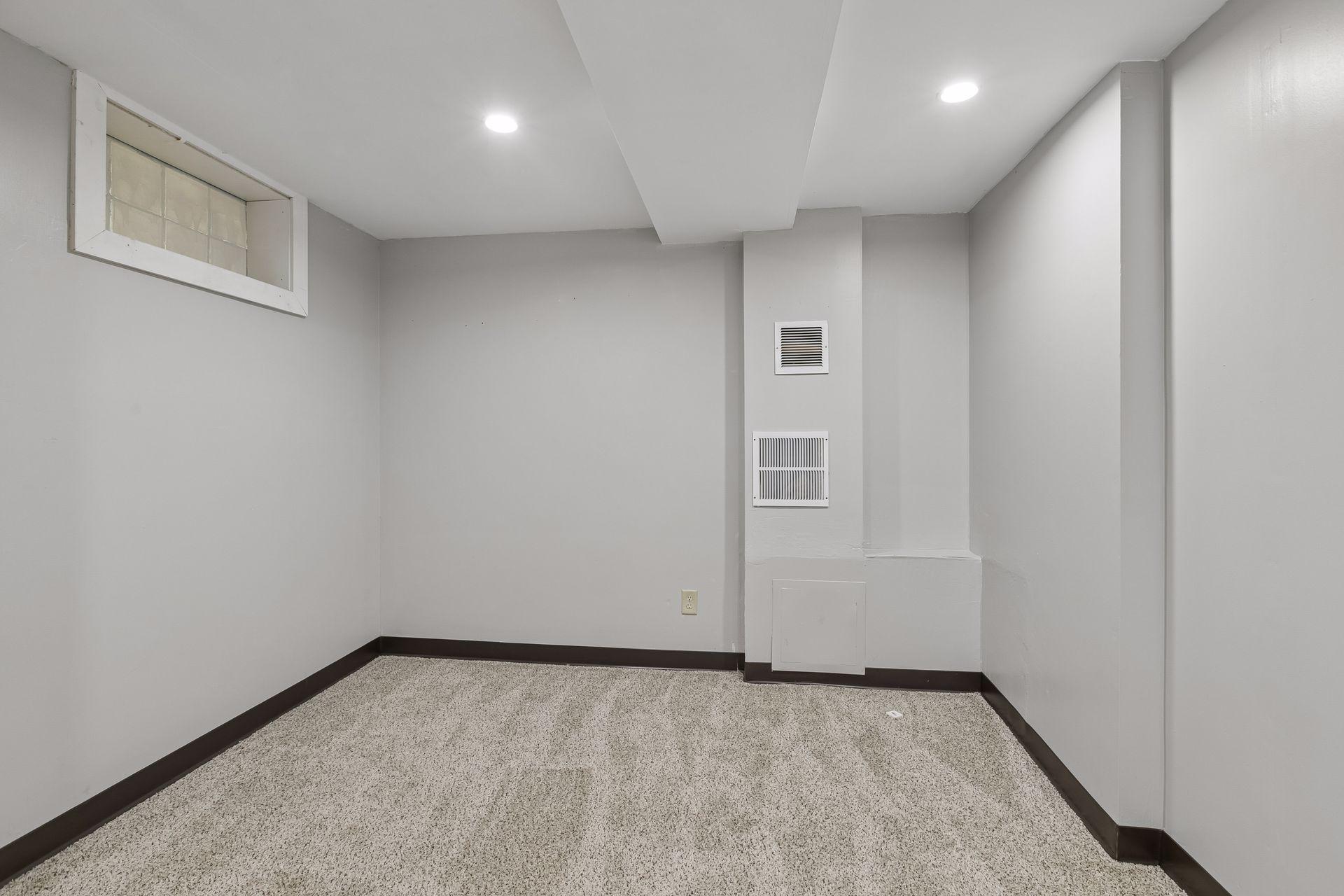 View of Residential at 2323 Ilion Avenue, Minneapolis MN 55411, Minneapolis (24 of 34) - Mike Wilen | Minnesota Team Real Estate