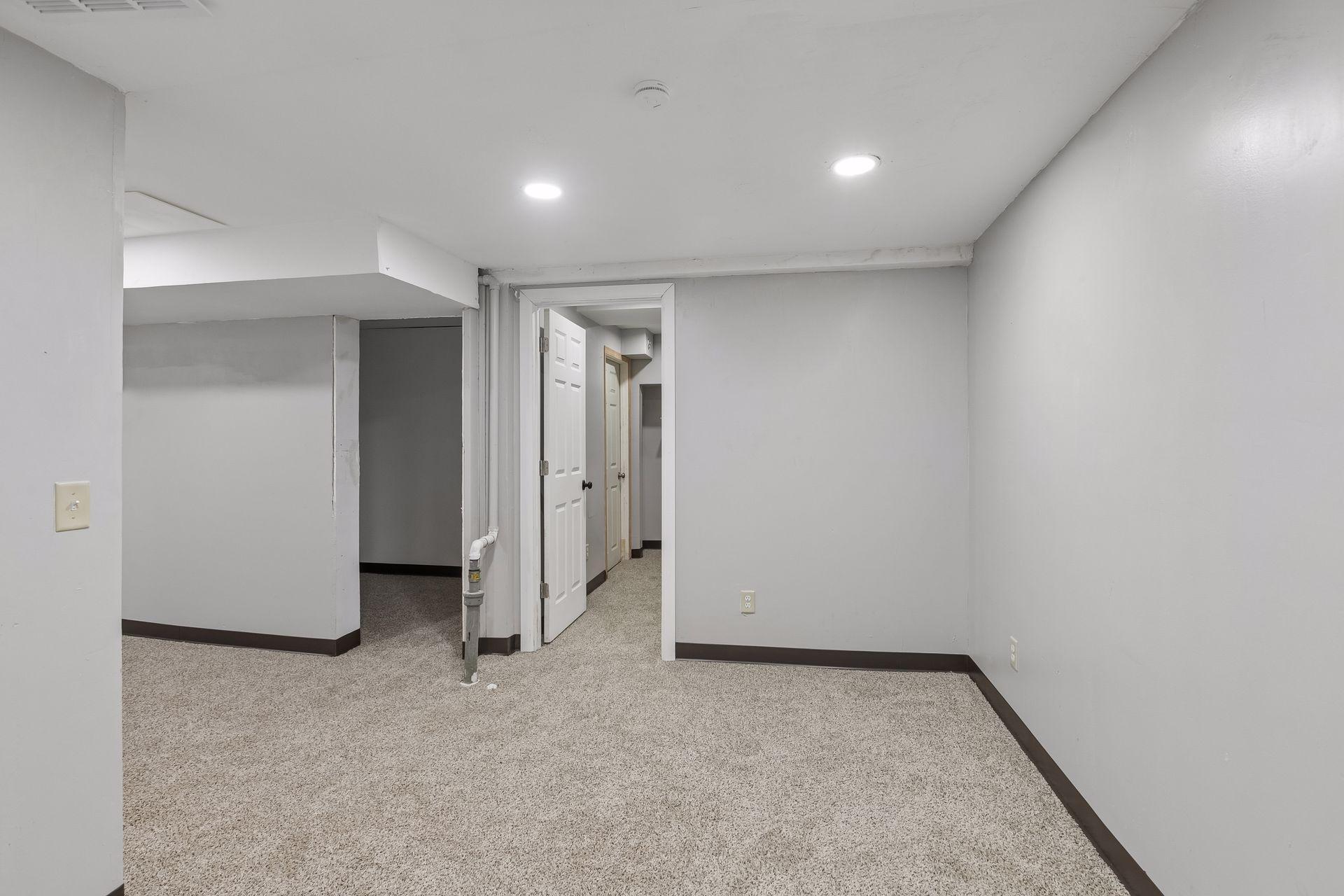 View of Residential at 2323 Ilion Avenue, Minneapolis MN 55411, Minneapolis (23 of 34) - Mike Wilen | Minnesota Team Real Estate
