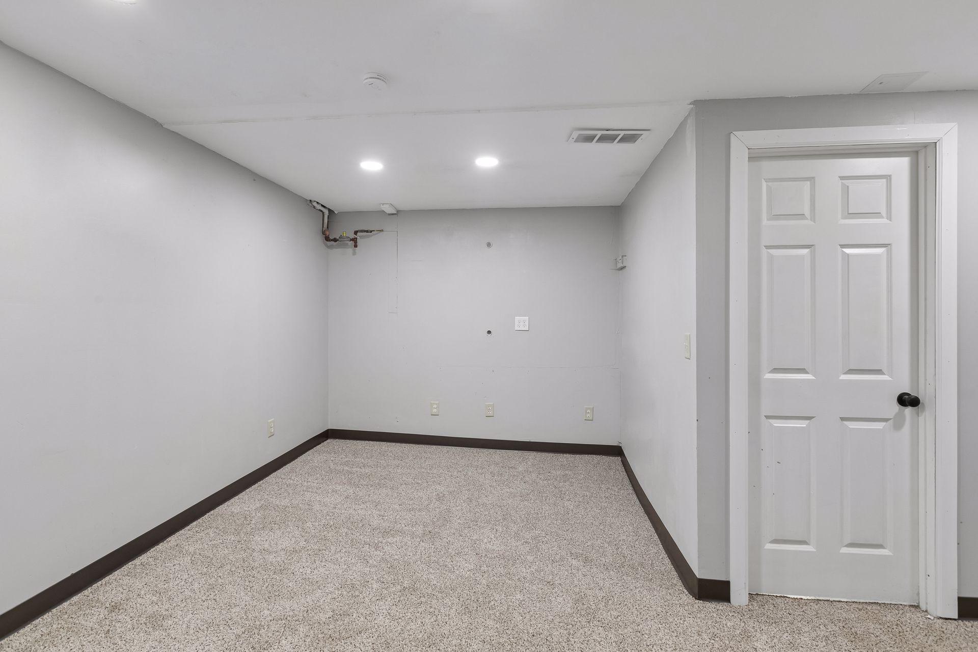 View of Residential at 2323 Ilion Avenue, Minneapolis MN 55411, Minneapolis (22 of 34) - Mike Wilen | Minnesota Team Real Estate