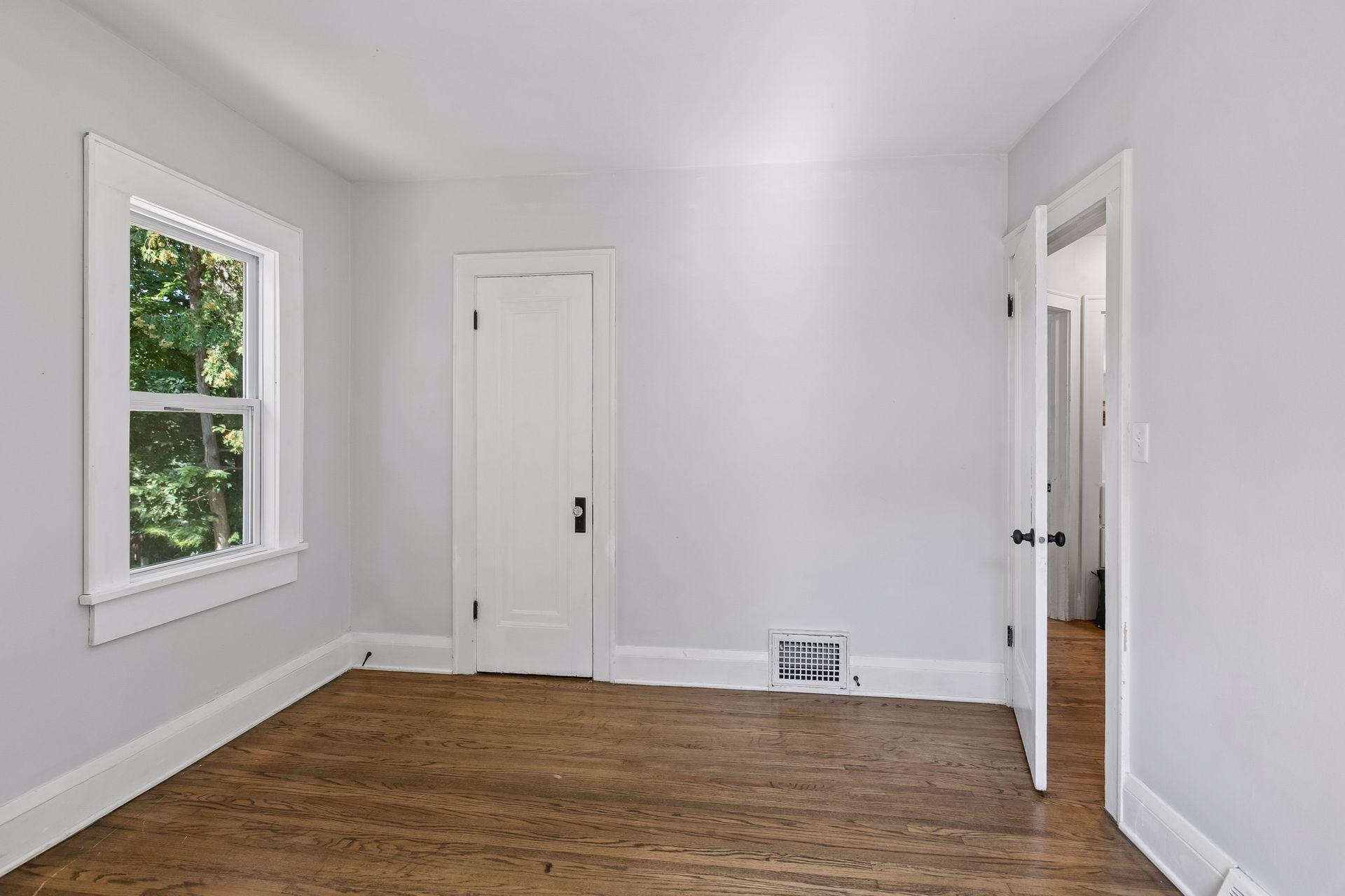 View of Residential at 2323 Ilion Avenue, Minneapolis MN 55411, Minneapolis (12 of 34) - Mike Wilen | Minnesota Team Real Estate