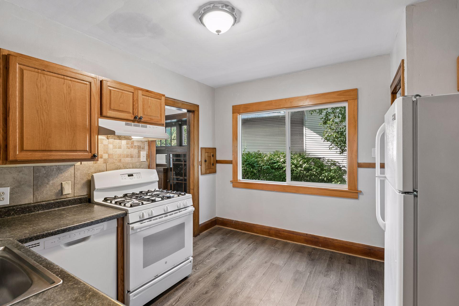 View of Residential at 2323 Ilion Avenue, Minneapolis MN 55411, Minneapolis (8 of 34) - Mike Wilen | Minnesota Team Real Estate