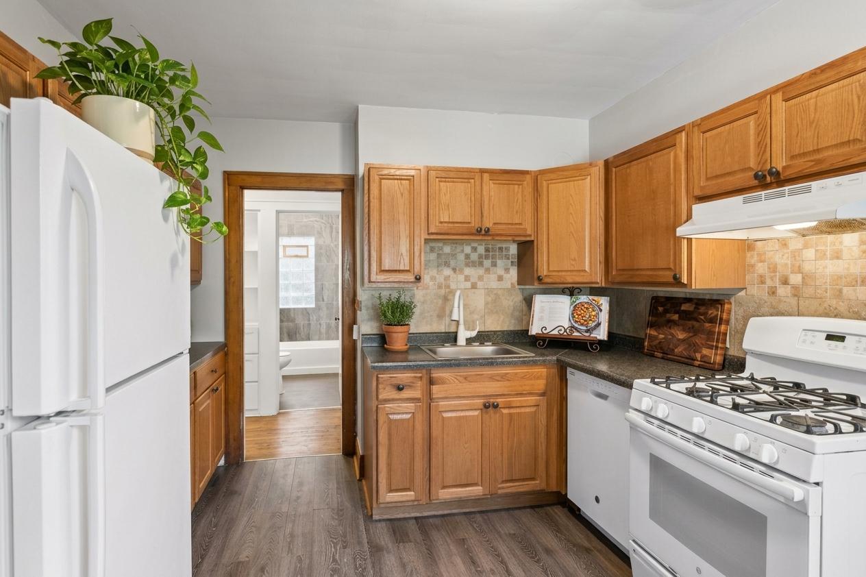 View of Residential at 2323 Ilion Avenue, Minneapolis MN 55411, Minneapolis (6 of 44) - Mike Wilen | Minnesota Team Real Estate
