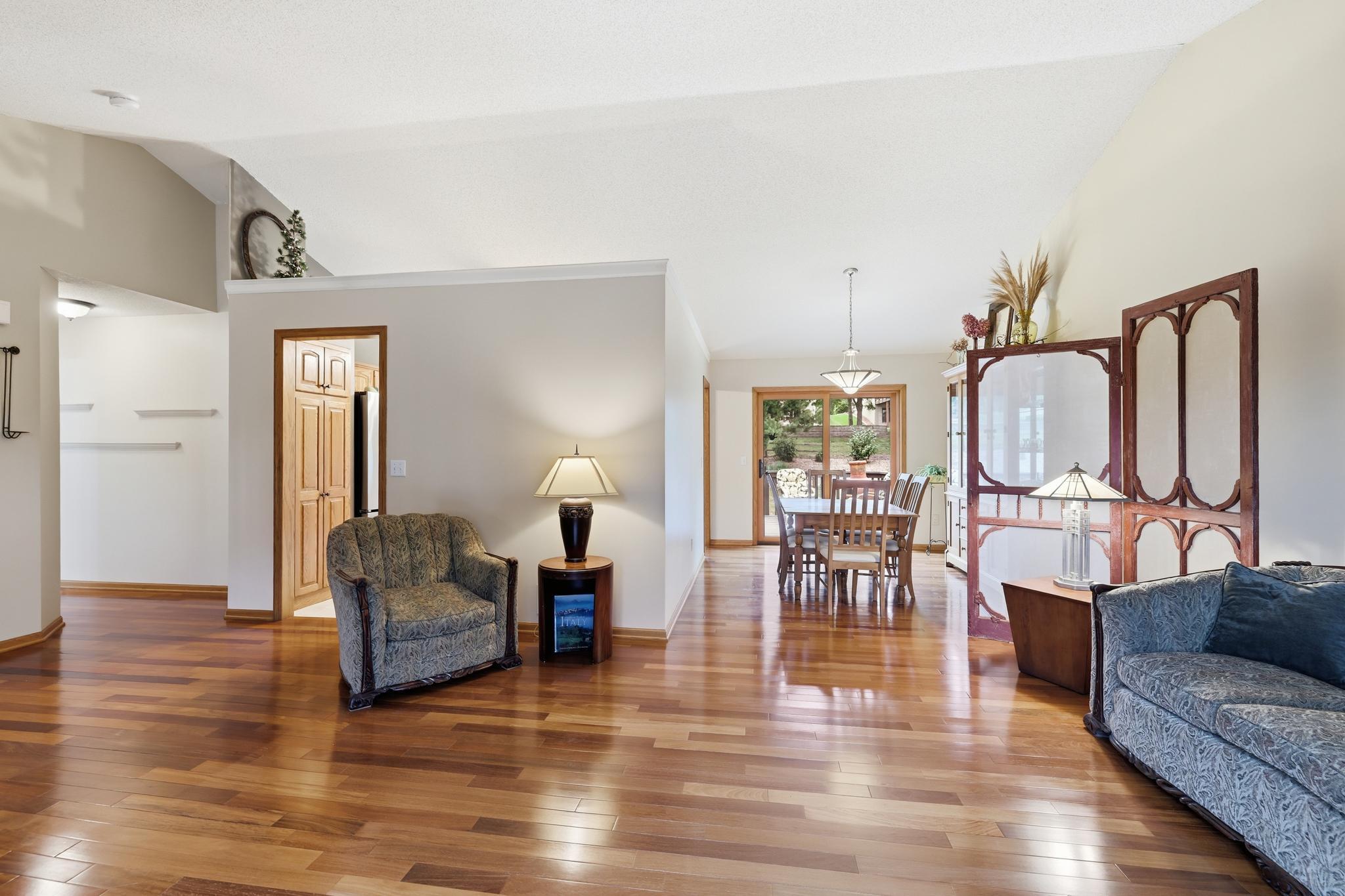 View of Residential at 1123 Ridge Bluff Drive, Chaska MN 55318, Chaska (10 of 48) - Mike Wilen | Minnesota Team Real Estate