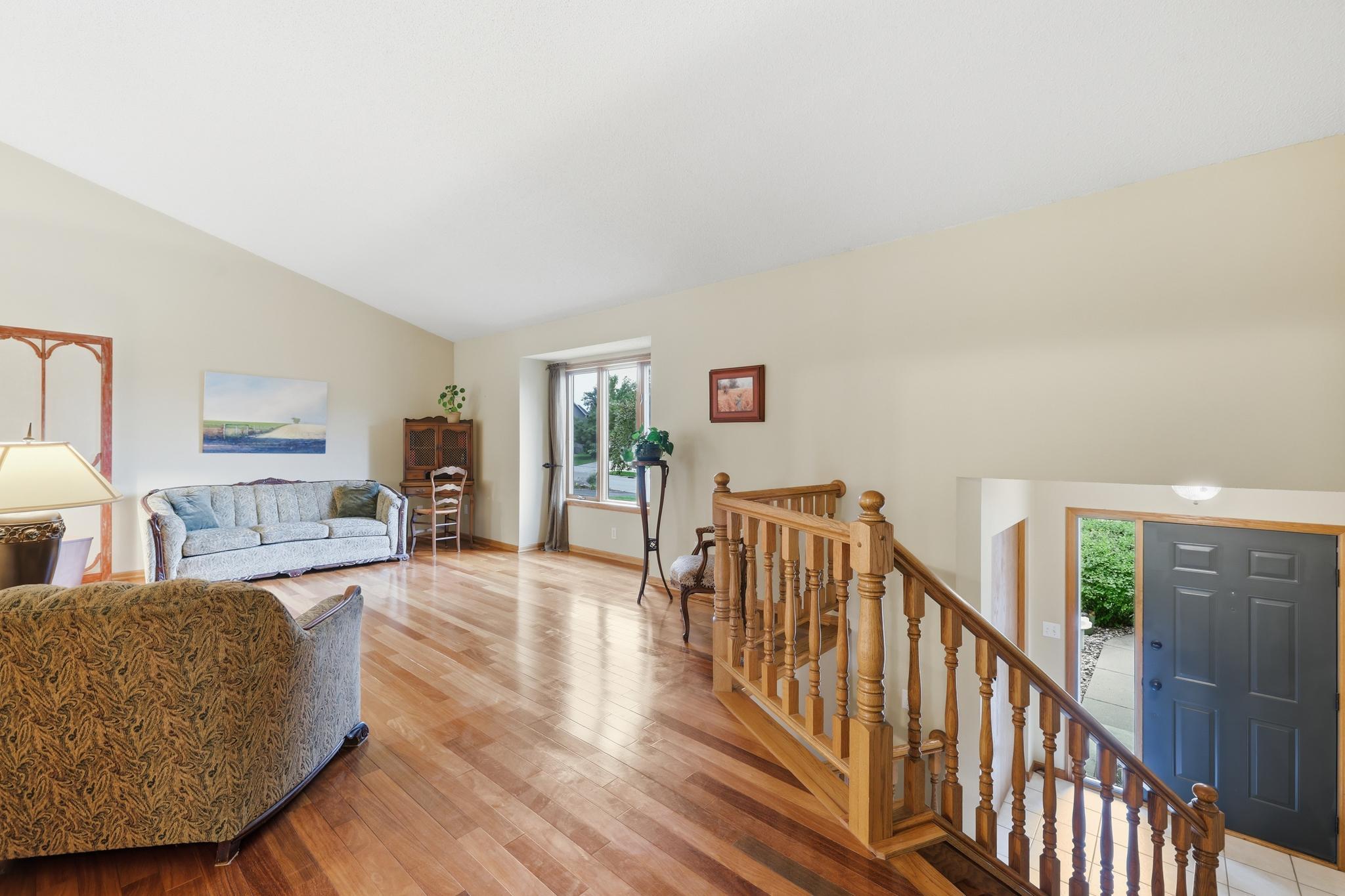 View of Residential at 1123 Ridge Bluff Drive, Chaska MN 55318, Chaska (11 of 48) - Mike Wilen | Minnesota Team Real Estate