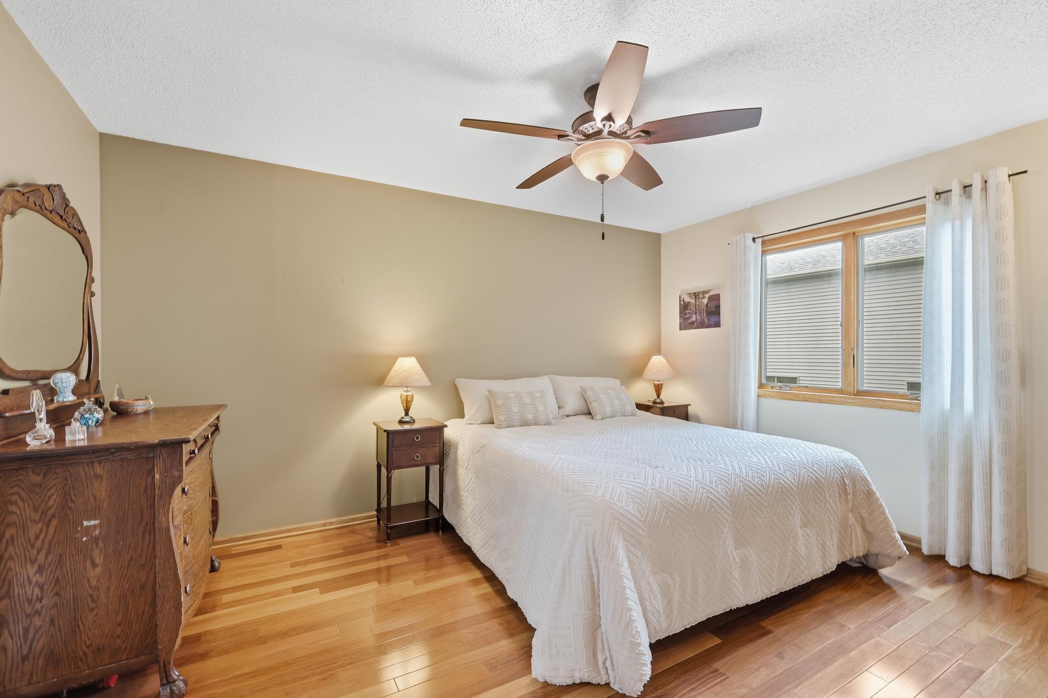 View of Residential at 1123 Ridge Bluff Drive, Chaska MN 55318, Chaska (15 of 48) - Mike Wilen | Minnesota Team Real Estate