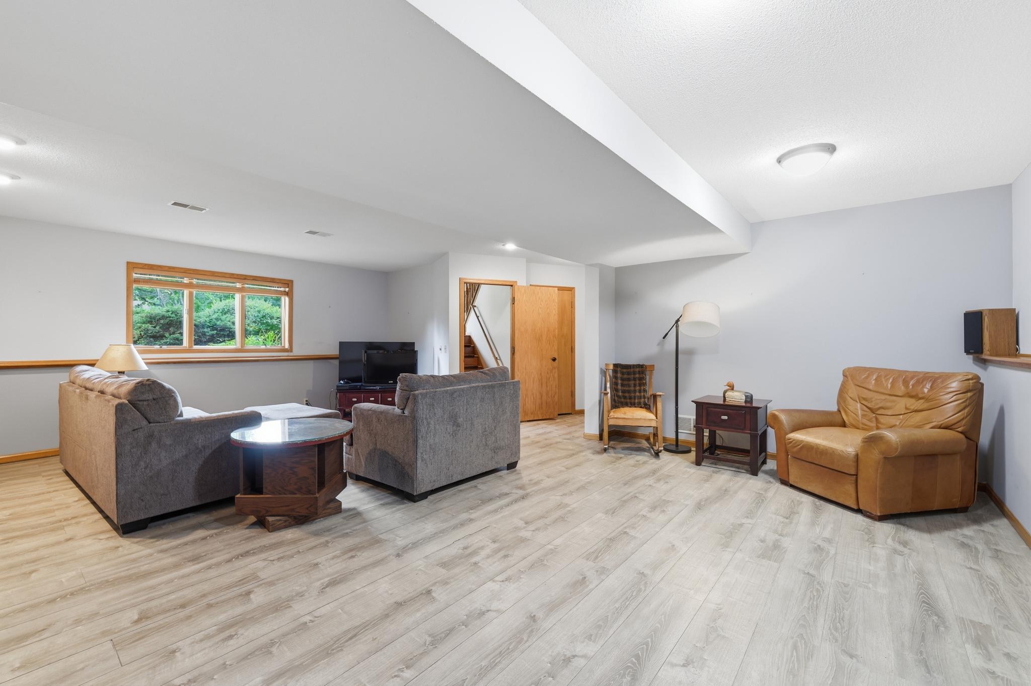 View of Residential at 1123 Ridge Bluff Drive, Chaska MN 55318, Chaska (24 of 48) - Mike Wilen | Minnesota Team Real Estate