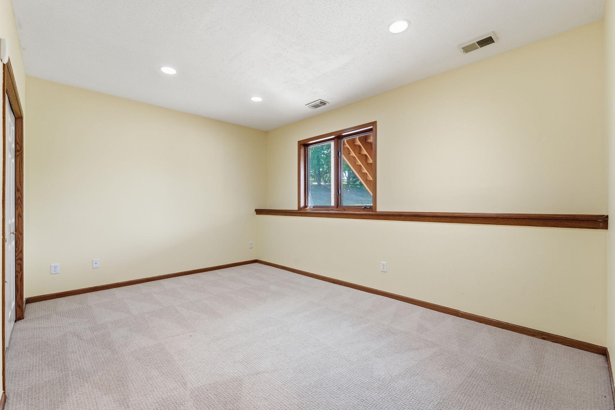 View of Residential at 2715 Edgewater Bay, Woodbury MN 55125, Woodbury (26 of 41) - Mike Wilen | Minnesota Team Real Estate