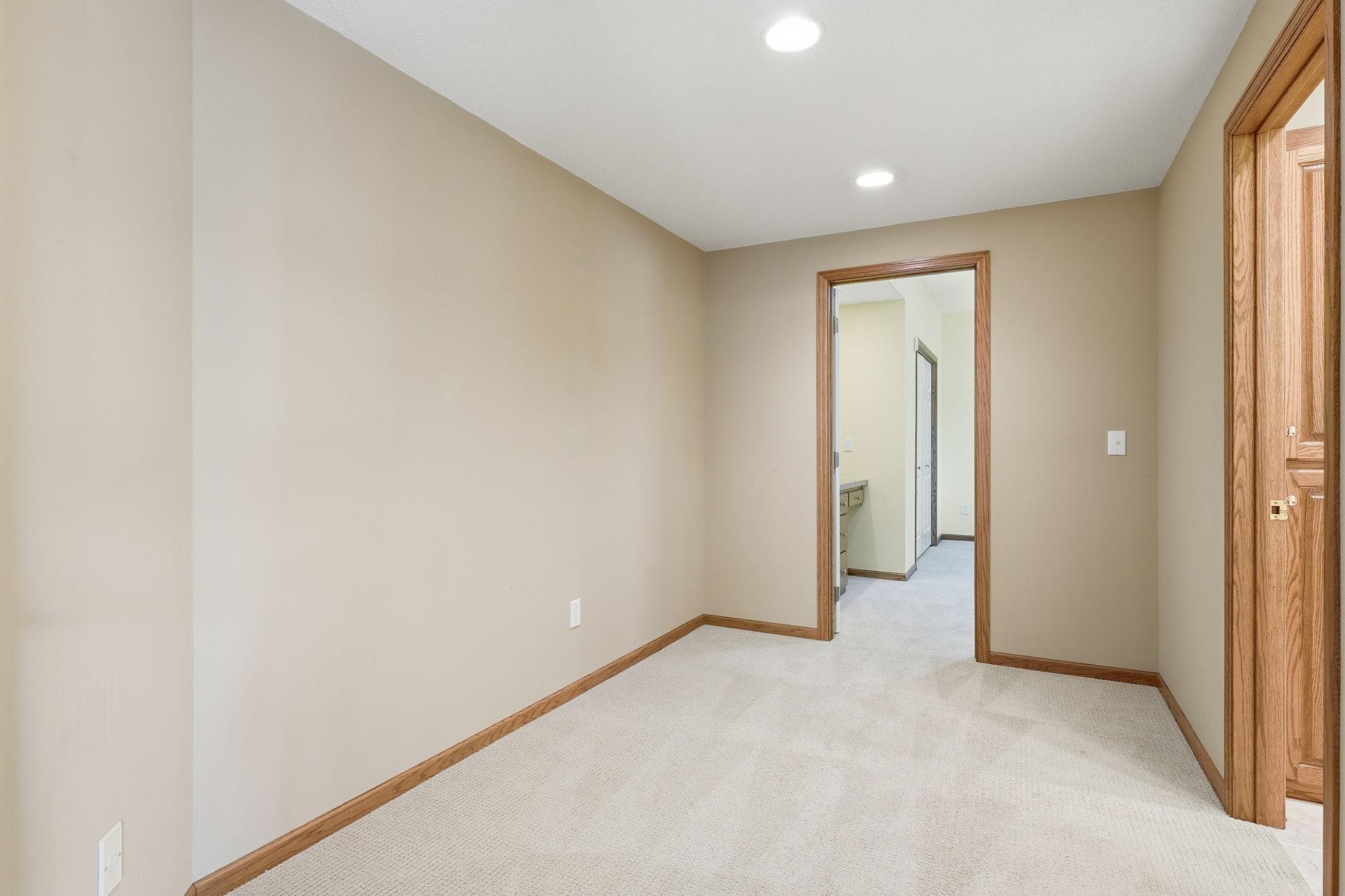 View of Residential at 2715 Edgewater Bay, Woodbury MN 55125, Woodbury (25 of 41) - Mike Wilen | Minnesota Team Real Estate