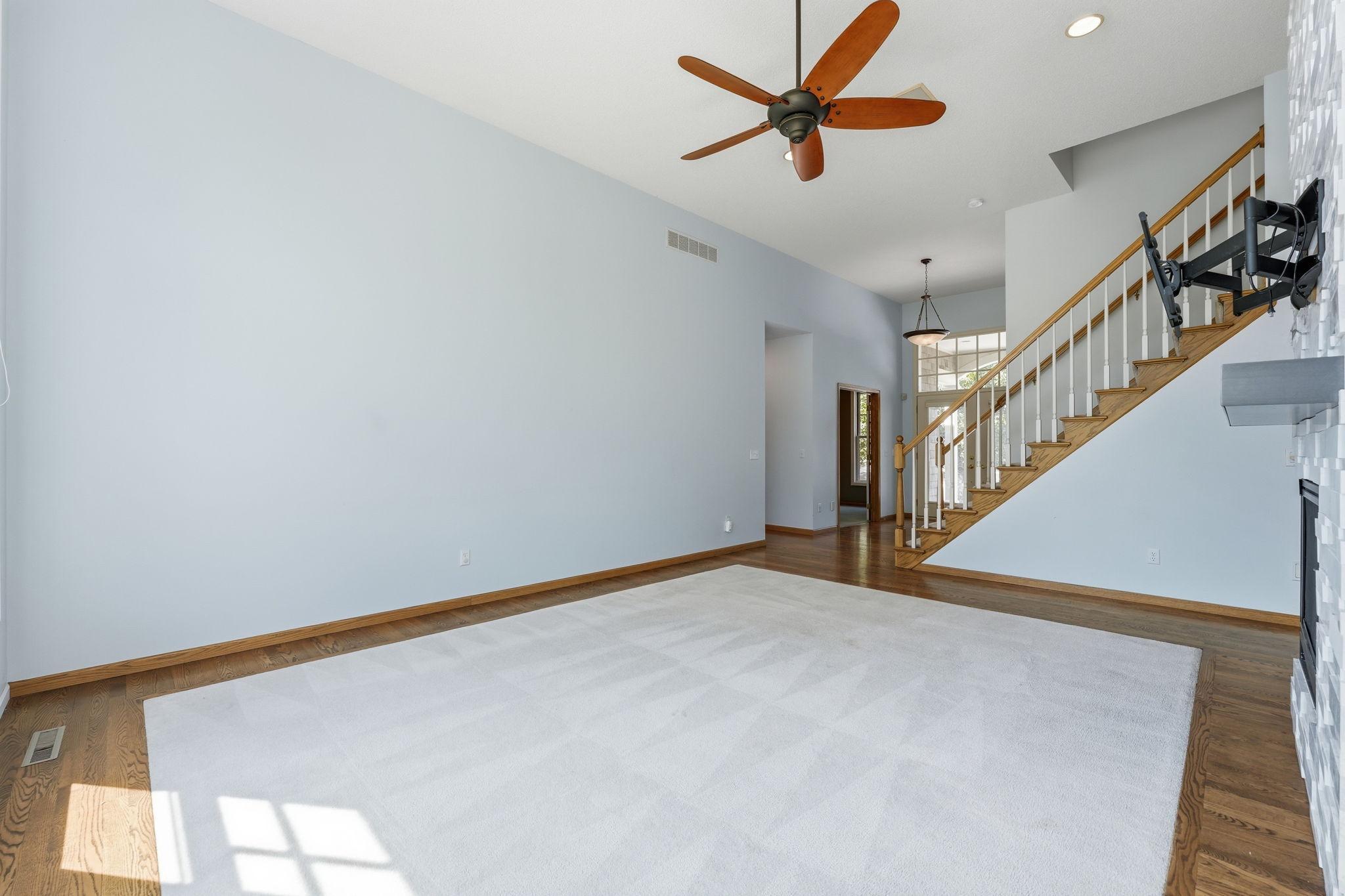 View of Residential at 2715 Edgewater Bay, Woodbury MN 55125, Woodbury (5 of 41) - Mike Wilen | Minnesota Team Real Estate