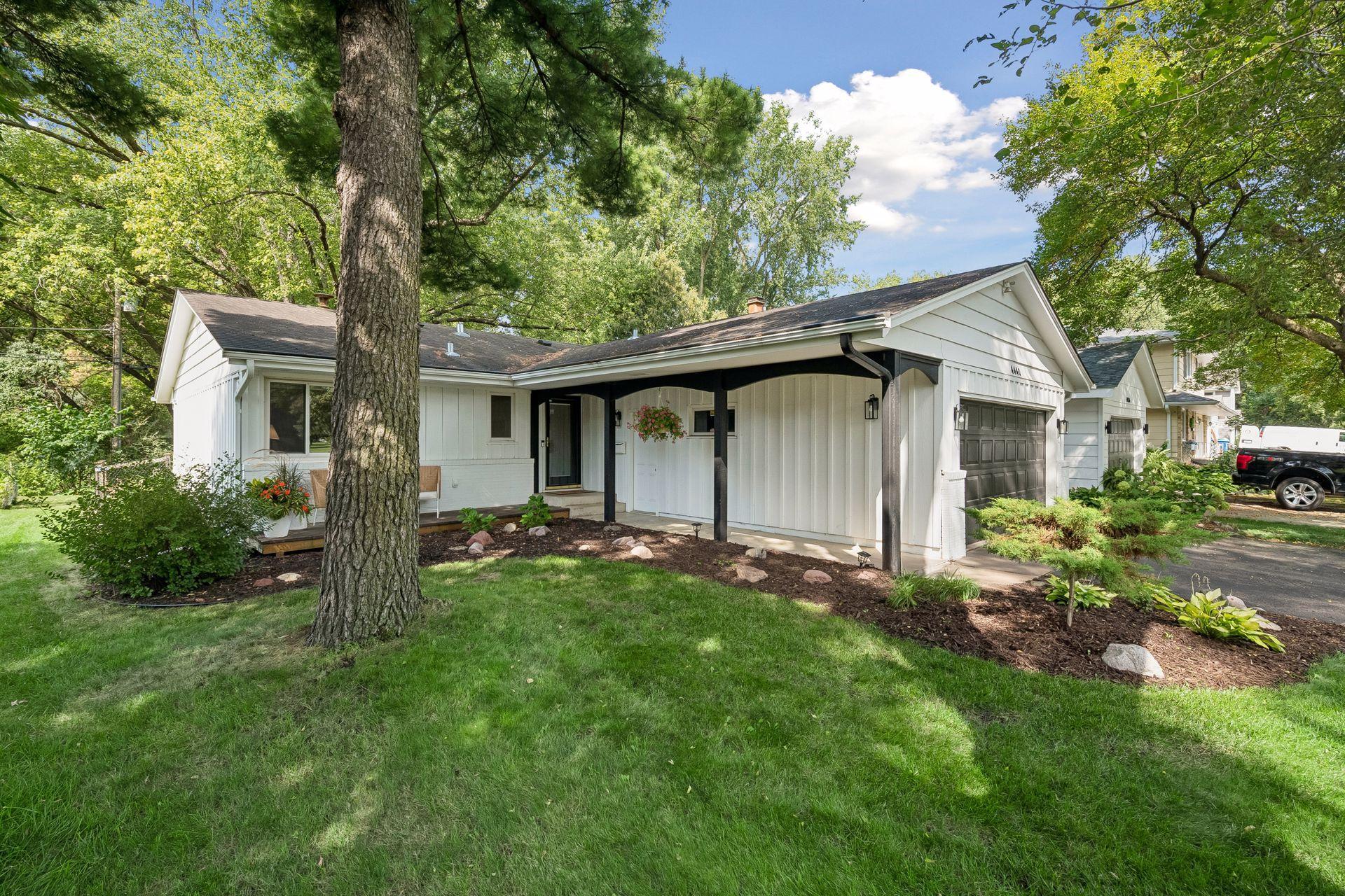 View of Residential at 4440 Vandervork Avenue, Edina MN 55436, Edina (7 of 53) - Mike Wilen | Minnesota Team Real Estate
