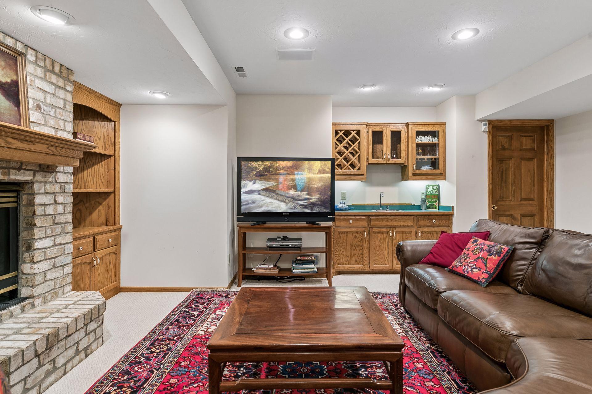 View of Residential at 1724 Donegal Drive, Woodbury MN 55125, Woodbury (36 of 46) - Mike Wilen | Minnesota Team Real Estate