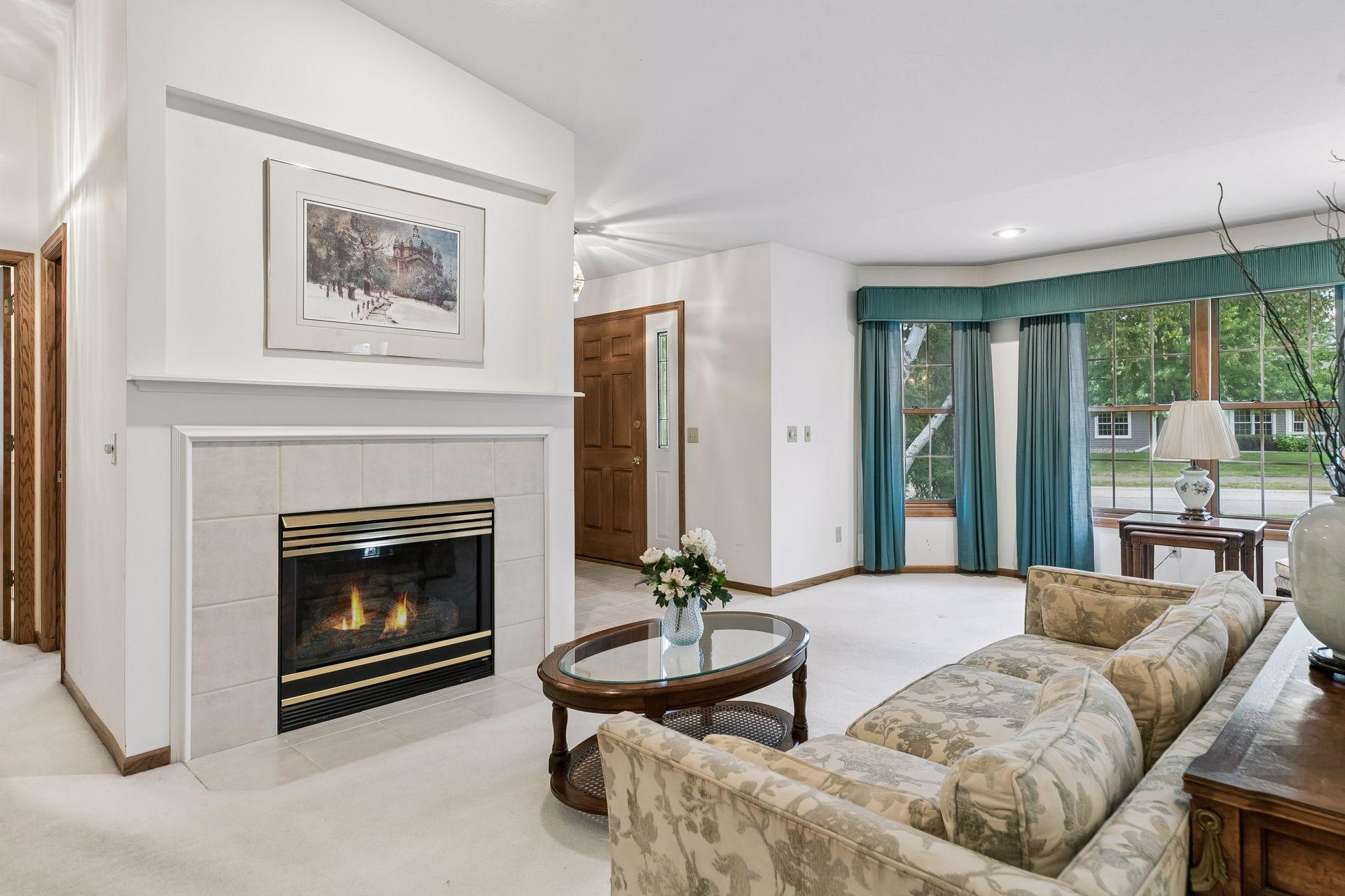 View of Residential at 1724 Donegal Drive, Woodbury MN 55125, Woodbury (12 of 46) - Mike Wilen | Minnesota Team Real Estate