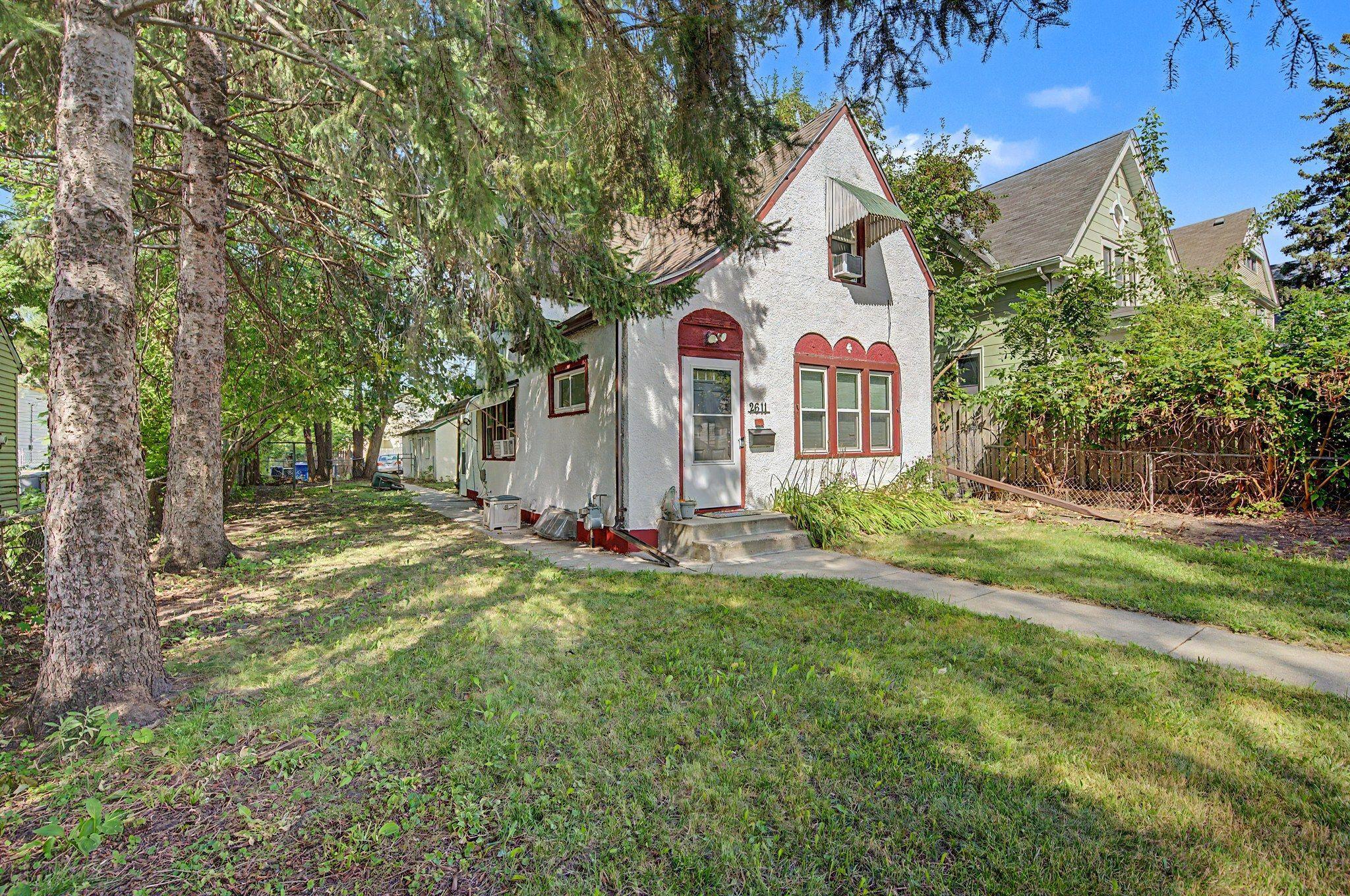 View of Residential at 2611 Girard Avenue, Minneapolis MN 55411, Minneapolis (22 of 29) - Mike Wilen | Minnesota Team Real Estate