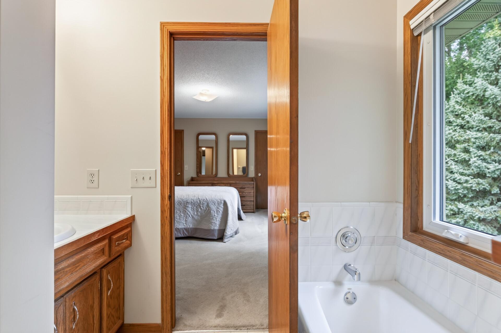 View of Residential at 13640 Gardenia Path, Apple Valley MN 55124, Apple Valley (21 of 32) - Mike Wilen | Minnesota Team Real Estate