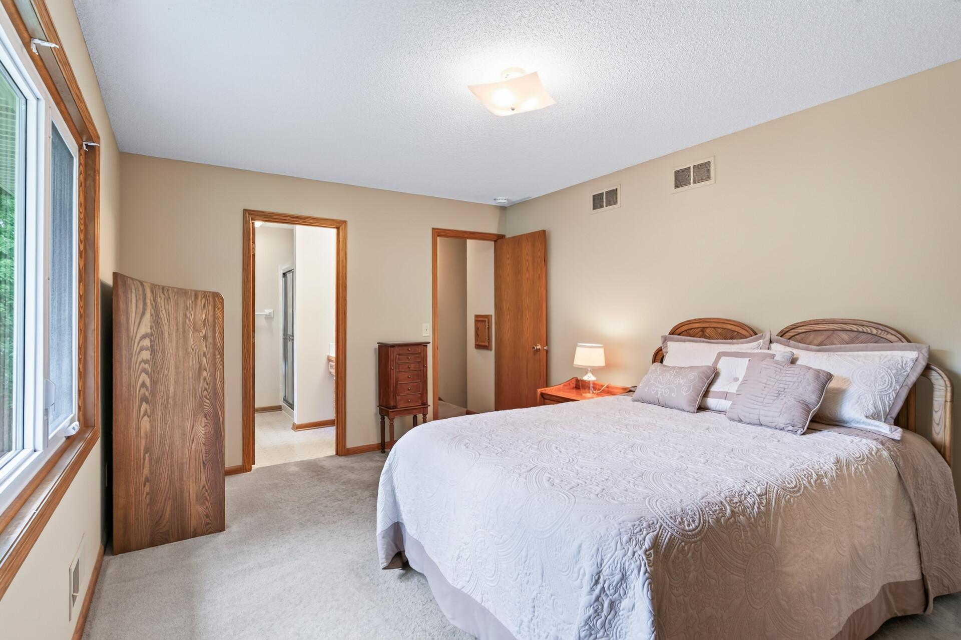 View of Residential at 13640 Gardenia Path, Apple Valley MN 55124, Apple Valley (19 of 32) - Mike Wilen | Minnesota Team Real Estate