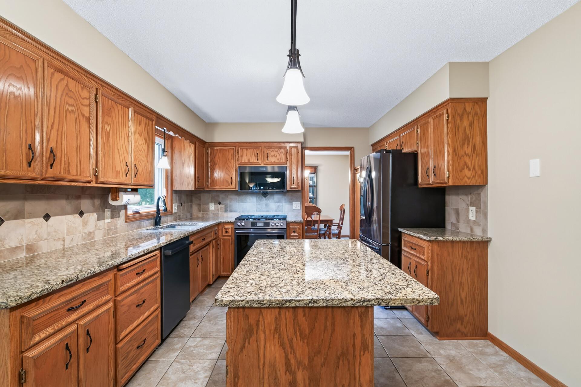 View of Residential at 13640 Gardenia Path, Apple Valley MN 55124, Apple Valley (14 of 32) - Mike Wilen | Minnesota Team Real Estate