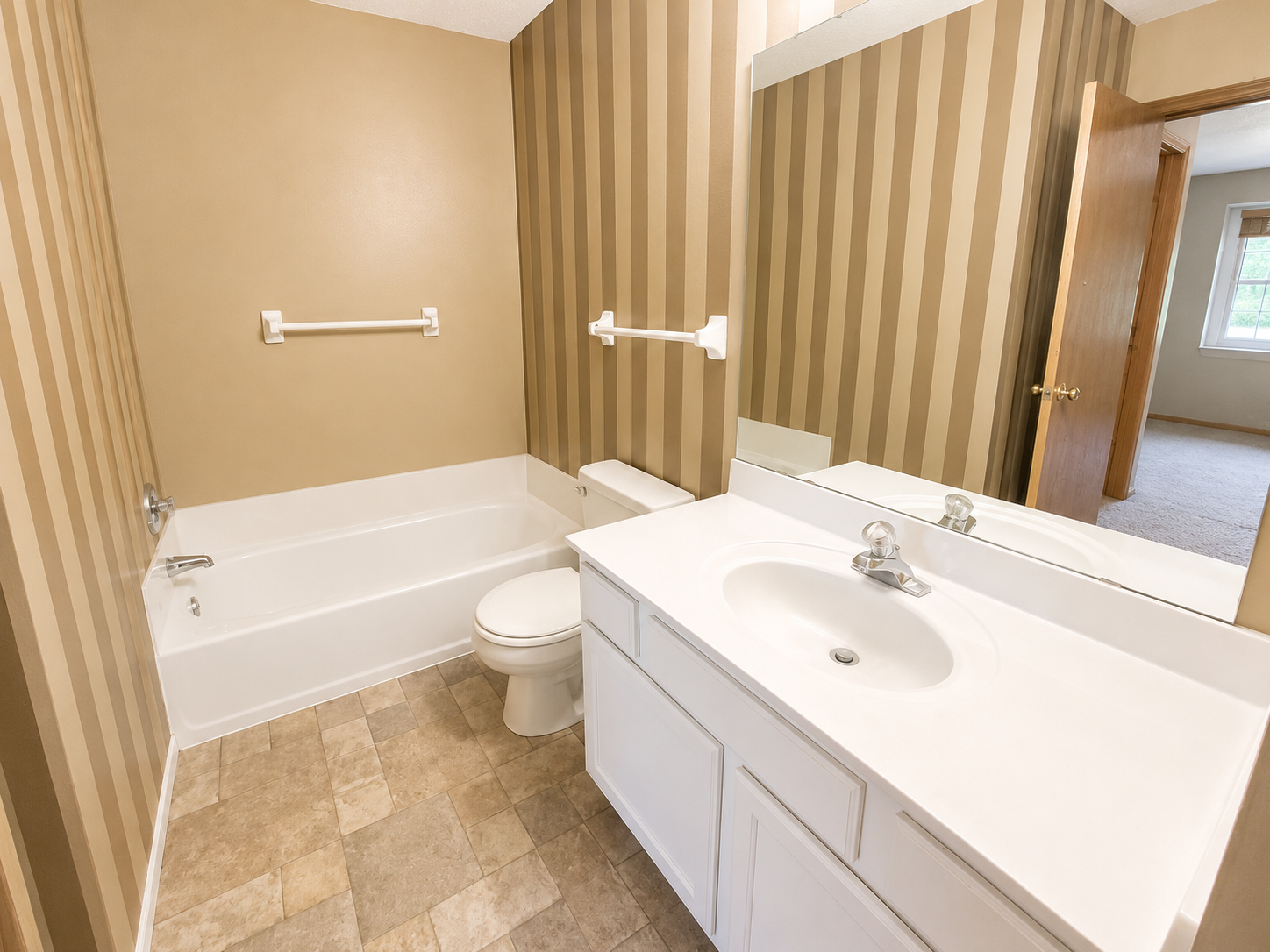 View of Residential at 1088 Lovell Avenue, Roseville MN 55113, Roseville (14 of 18) - Mike Wilen | Minnesota Team Real Estate