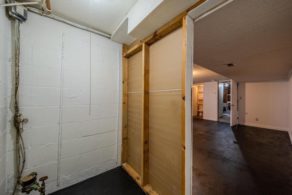 View of Residential Income at 4037 Fremont Avenue, Minneapolis MN 55412, Minneapolis (22 of 27) - Mike Wilen | Minnesota Team Real Estate