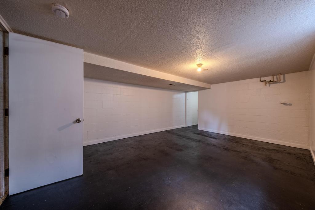 View of Residential Income at 4037 Fremont Avenue, Minneapolis MN 55412, Minneapolis (21 of 27) - Mike Wilen | Minnesota Team Real Estate