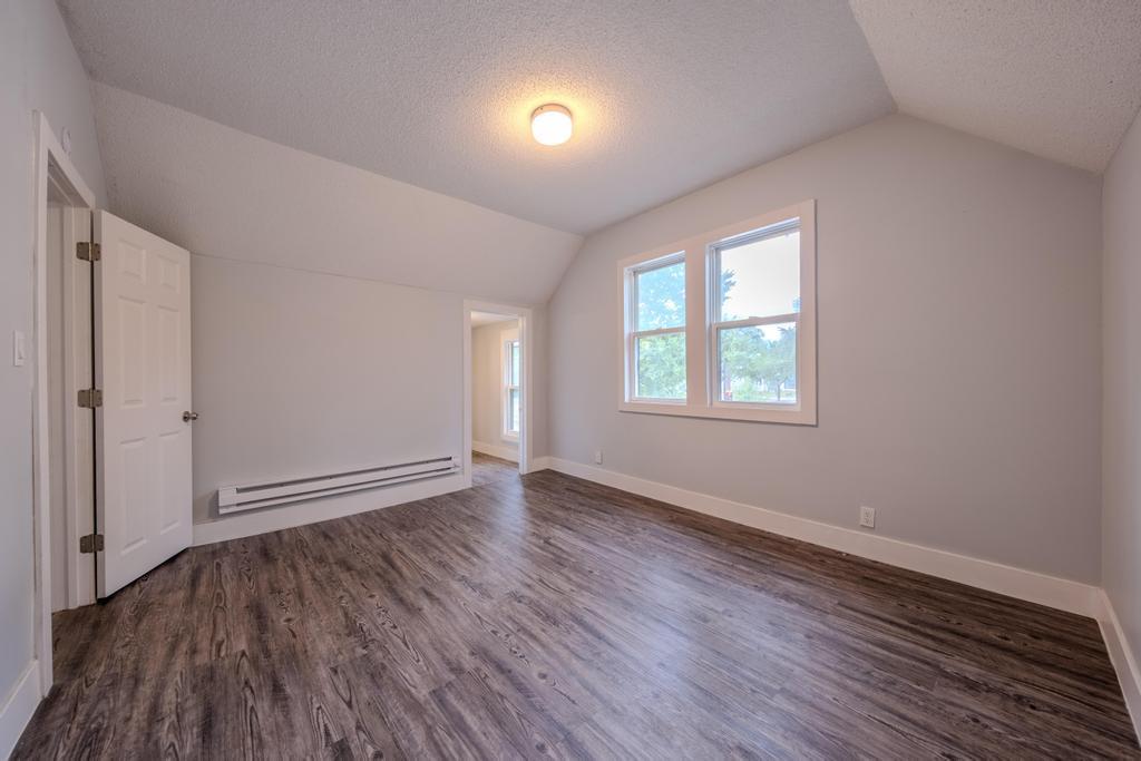 View of Residential Income at 2400 Emerson Avenue, Minneapolis MN 55411, Minneapolis (31 of 45) - Mike Wilen | Minnesota Team Real Estate