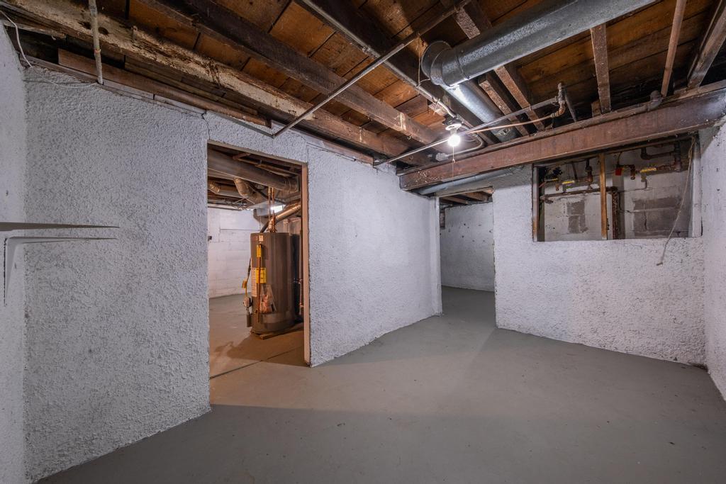 View of Residential Income at 2400 Emerson Avenue, Minneapolis MN 55411, Minneapolis (37 of 45) - Mike Wilen | Minnesota Team Real Estate