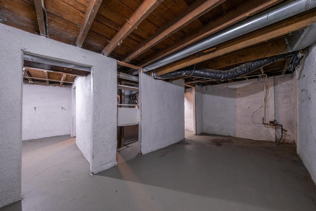 View of Residential Income at 2400 Emerson Avenue, Minneapolis MN 55411, Minneapolis (36 of 45) - Mike Wilen | Minnesota Team Real Estate