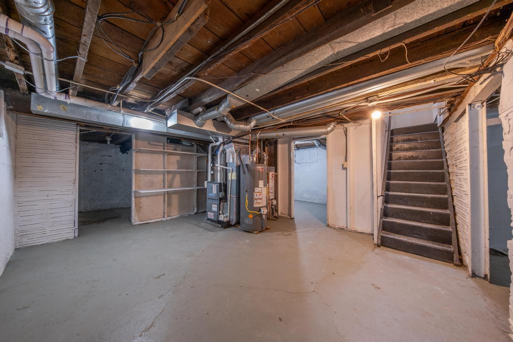 View of Residential Income at 2400 Emerson Avenue, Minneapolis MN 55411, Minneapolis (35 of 45) - Mike Wilen | Minnesota Team Real Estate