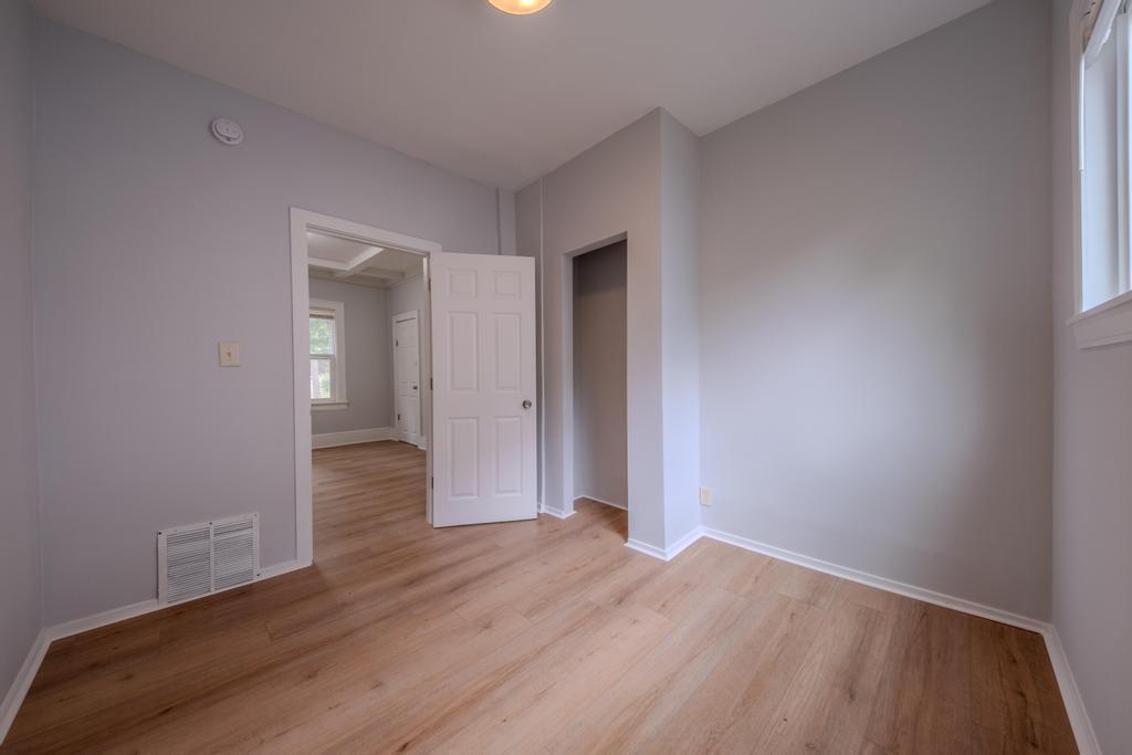 View of Residential Income at 2400 Emerson Avenue, Minneapolis MN 55411, Minneapolis (12 of 45) - Mike Wilen | Minnesota Team Real Estate