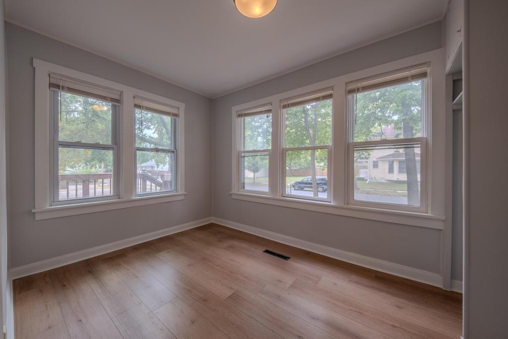 View of Residential Income at 2400 Emerson Avenue, Minneapolis MN 55411, Minneapolis (7 of 45) - Mike Wilen | Minnesota Team Real Estate