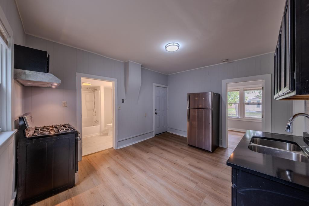 View of Residential Income at 2400 Emerson Avenue, Minneapolis MN 55411, Minneapolis (6 of 45) - Mike Wilen | Minnesota Team Real Estate