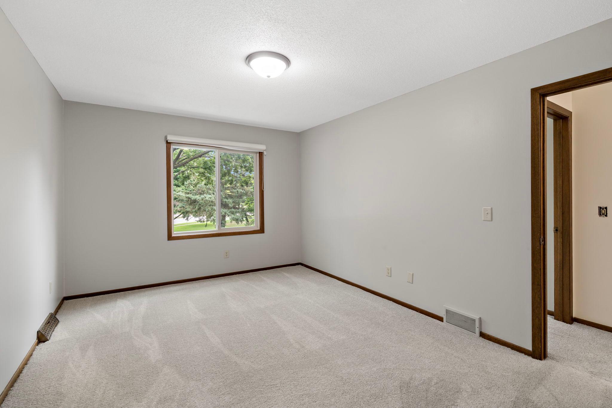 View of Residential at 582 Clover Leaf Parkway, Blaine MN 55434, Blaine (17 of 30) - Mike Wilen | Minnesota Team Real Estate