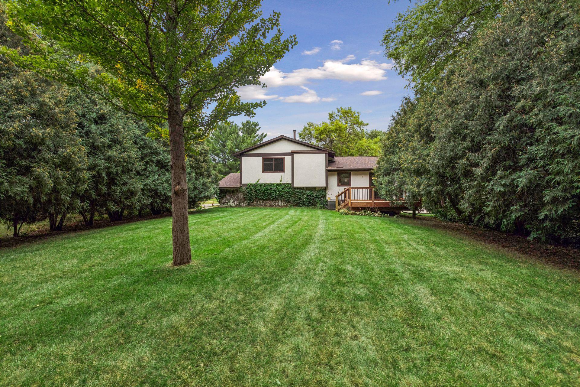 View of Residential at 1013 Robinhood Place, Shoreview MN 55126, Shoreview (35 of 47) - Mike Wilen | Minnesota Team Real Estate