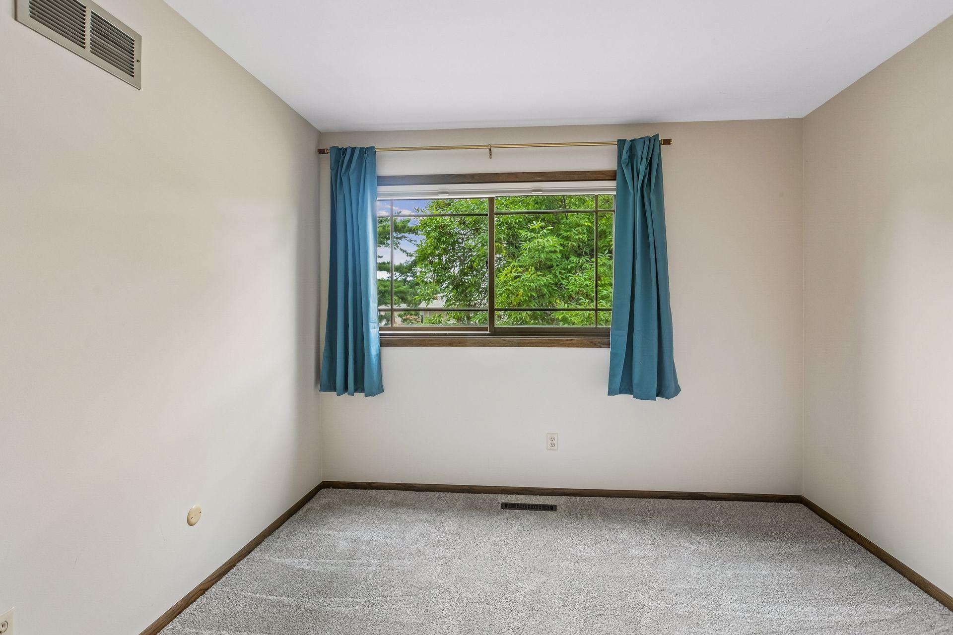 View of Residential at 1013 Robinhood Place, Shoreview MN 55126, Shoreview (27 of 47) - Mike Wilen | Minnesota Team Real Estate